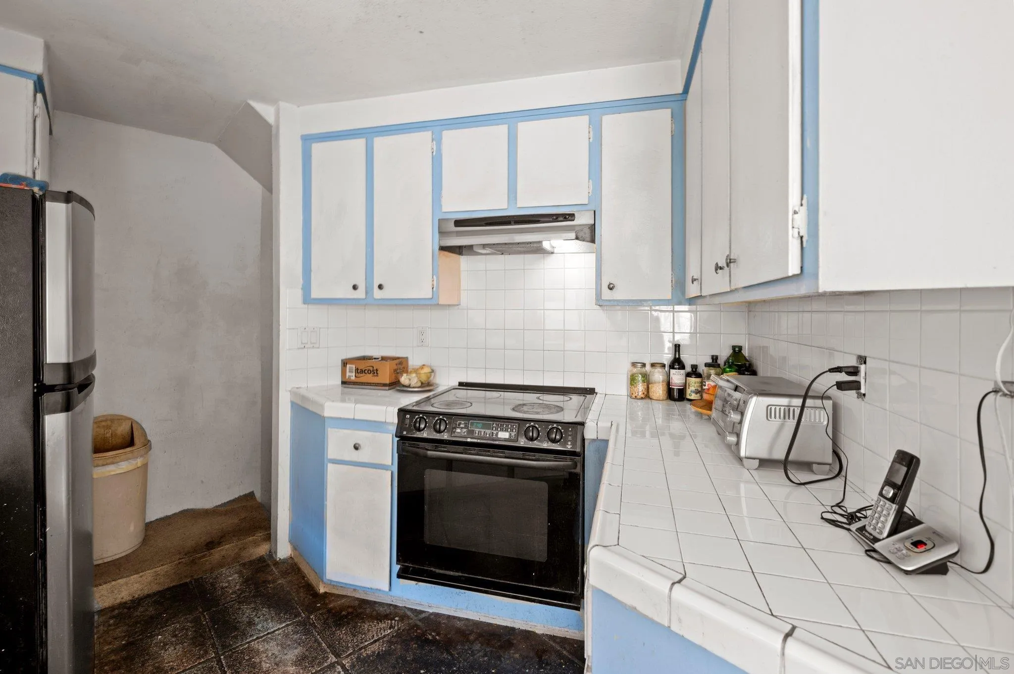 Photo #4: 250030060 Listing 