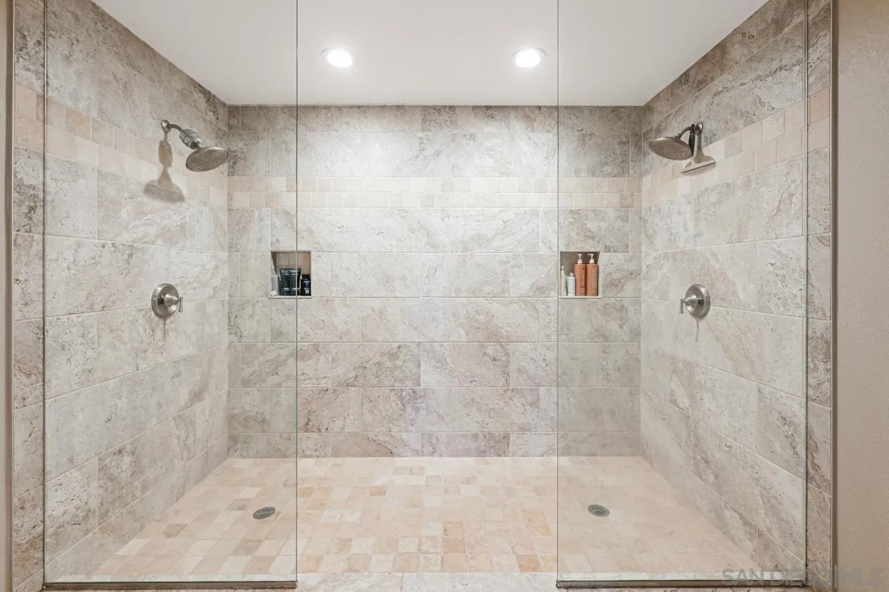 https://cdn.realtyfeed.com/cdn/127/250030077/122849ac8724ca8881e38475392045cf.webp
