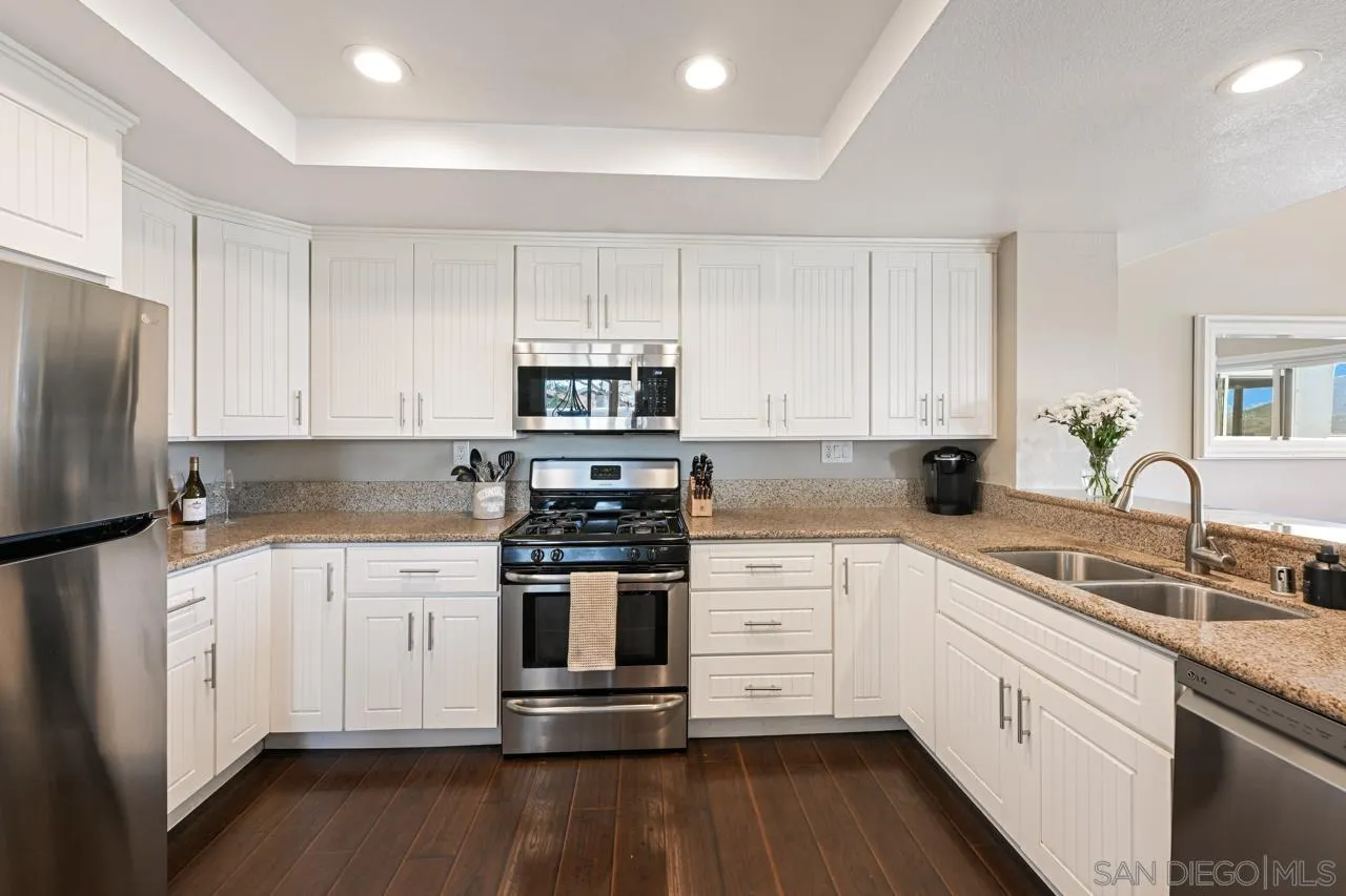 https://cdn.realtyfeed.com/cdn/127/250030077/20556a7efea2c4bf3dbccbd10fa7602d.webp