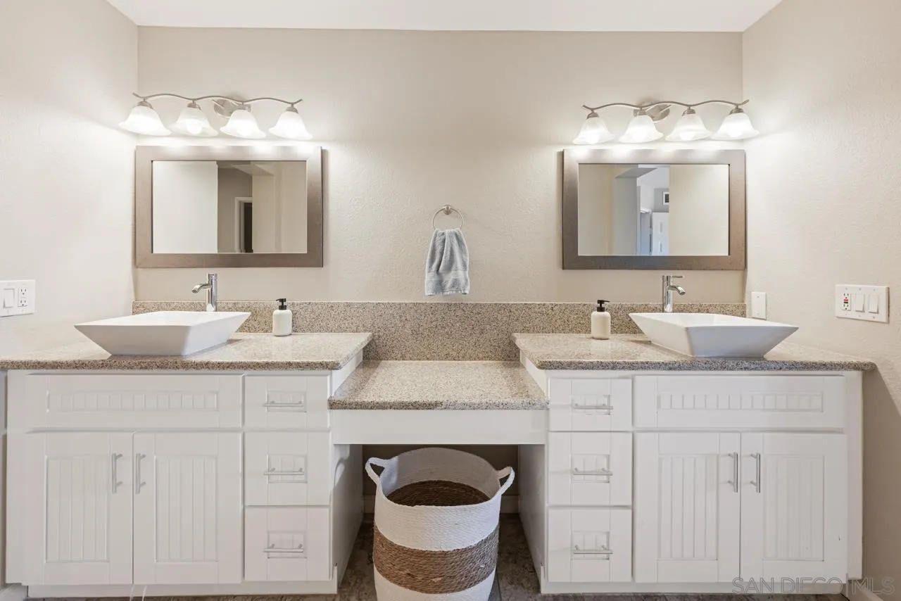 https://cdn.realtyfeed.com/cdn/127/250030077/31274becffeccc5803dea9af89f192db.webp
