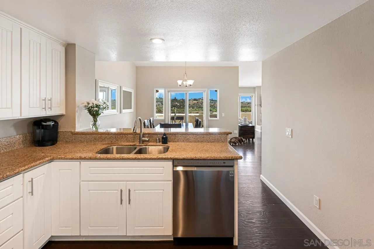 https://cdn.realtyfeed.com/cdn/127/250030077/46dec611c33e815bd90cdab5af8916f5.webp