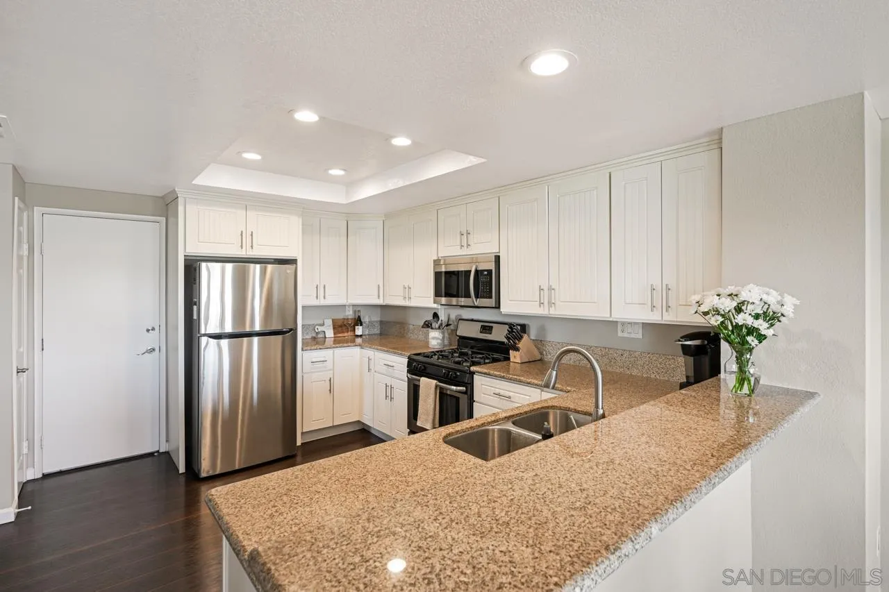 https://cdn.realtyfeed.com/cdn/127/250030077/e4515aafa49d3630f01451621e241c75.webp