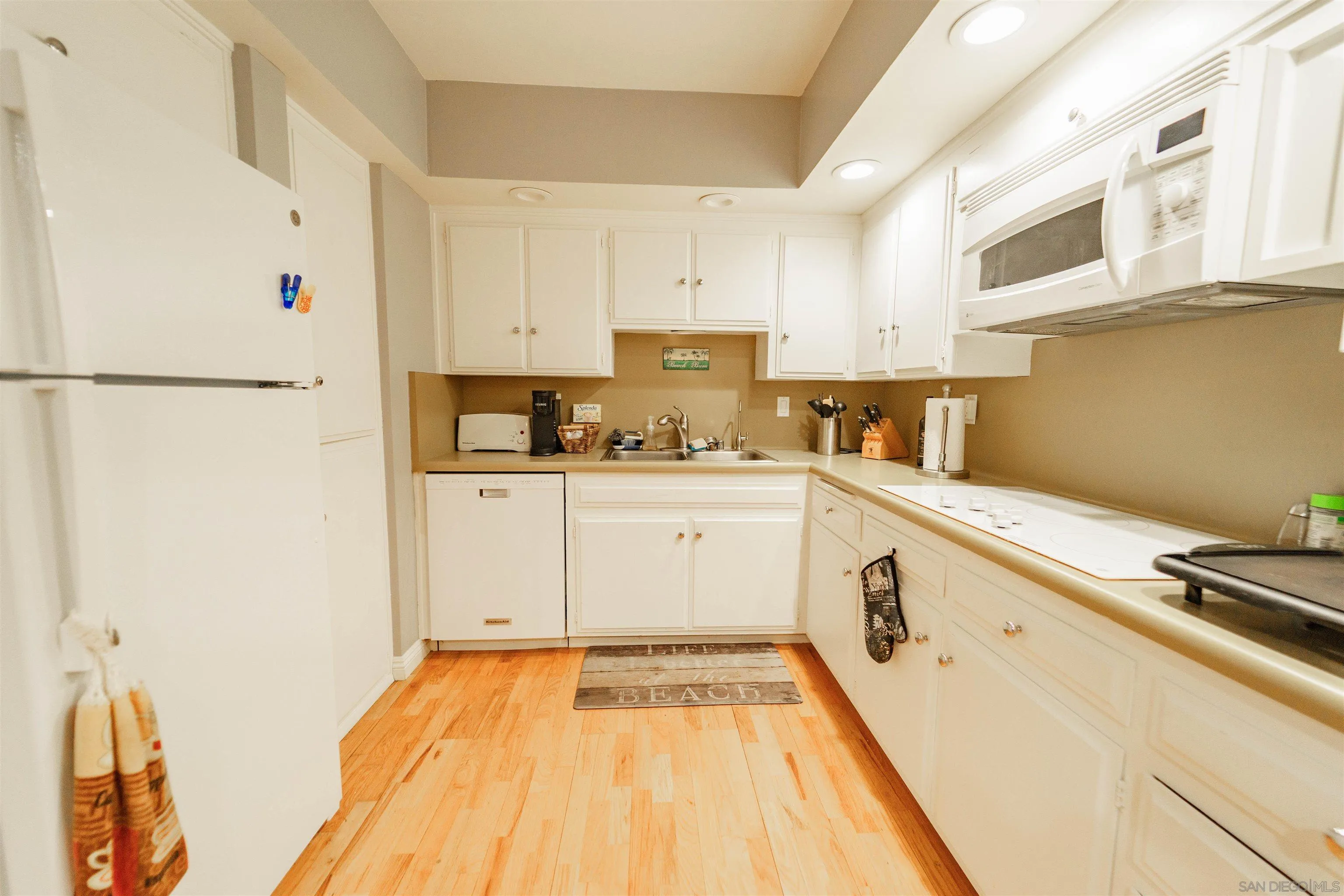 Photo #2: 250030097 Listing 