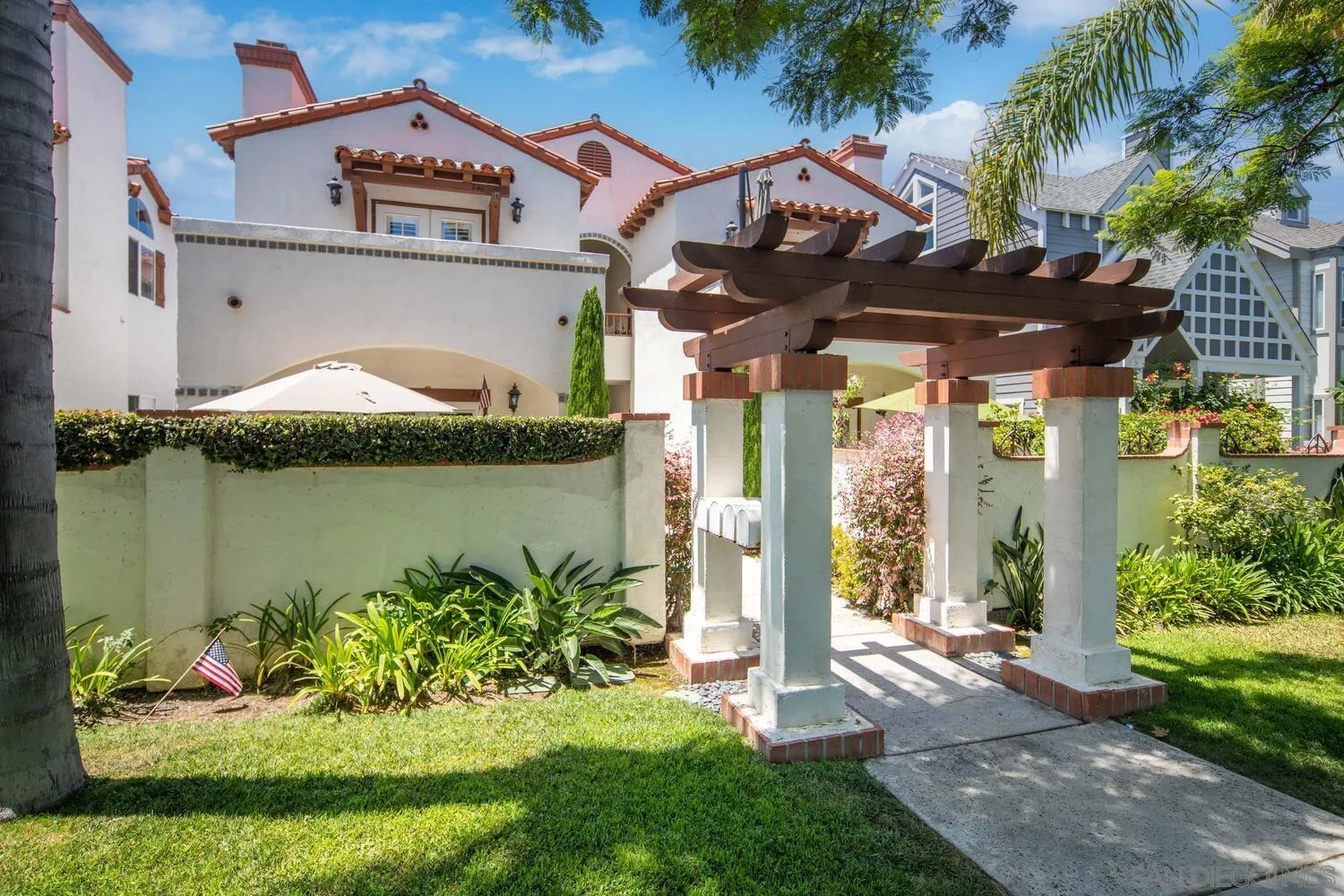 Photo #2: 250030100 Listing 