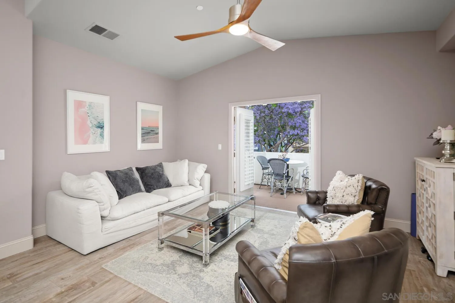 Photo #4: 250030100 Listing 
