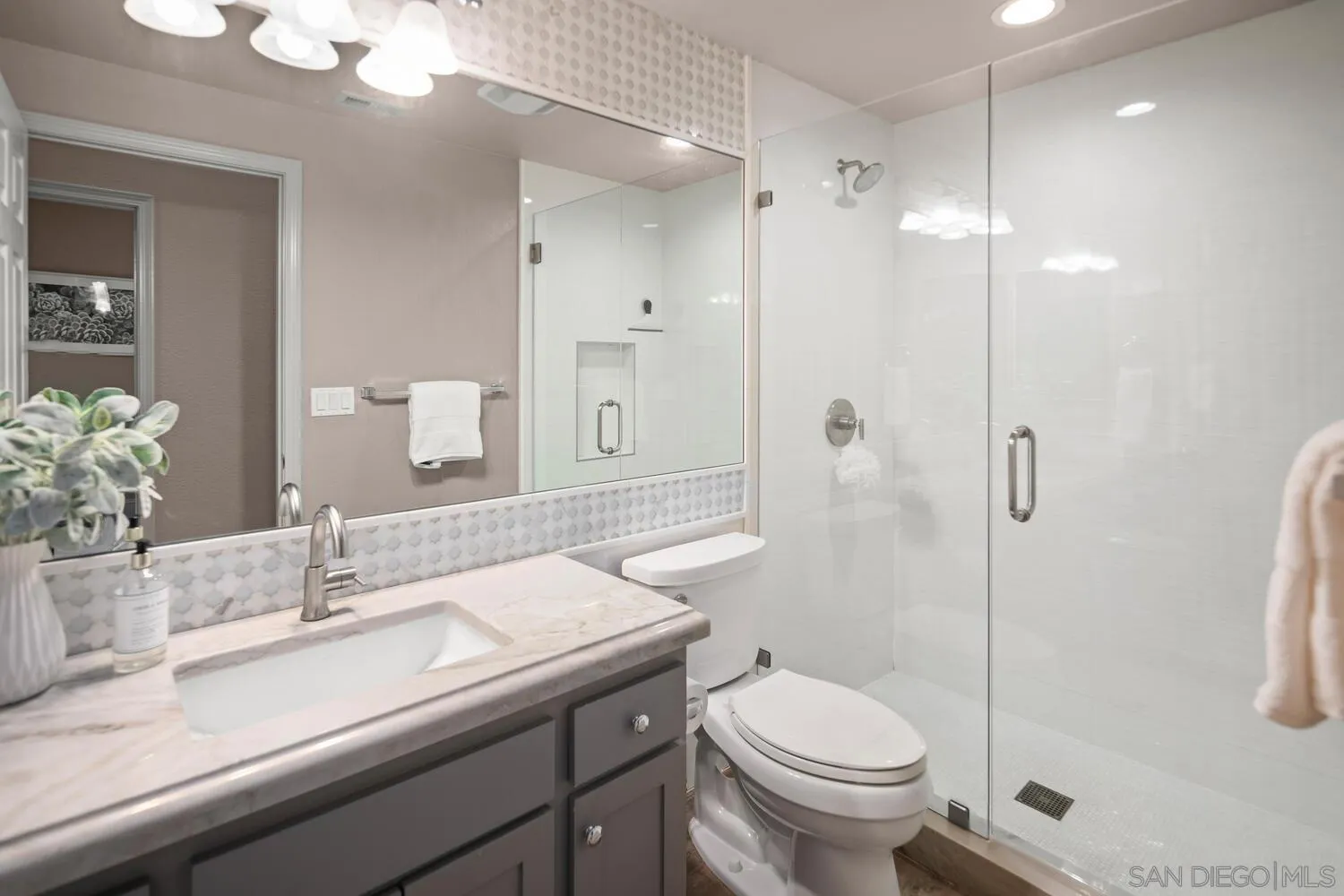 Photo #19: 250030100 Listing: Photo #19