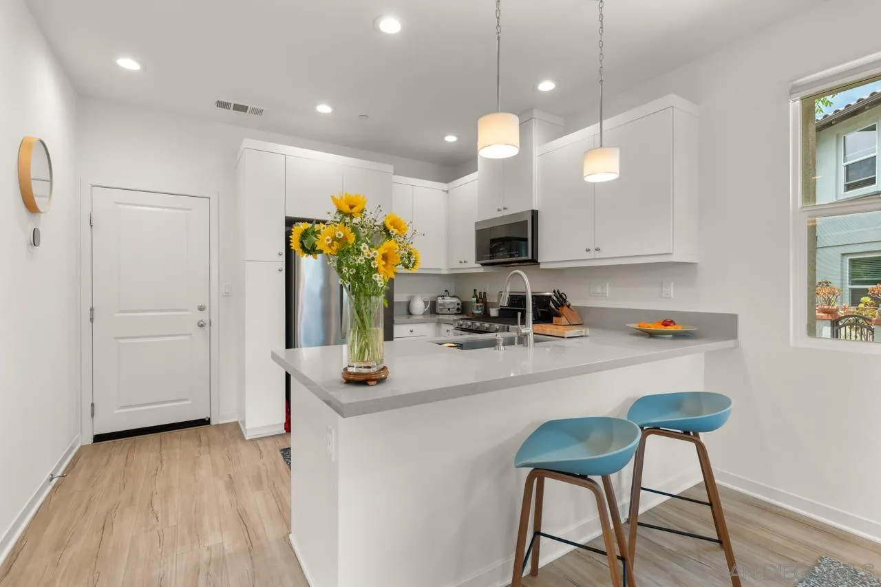 Photo #5: 250030135 Listing 