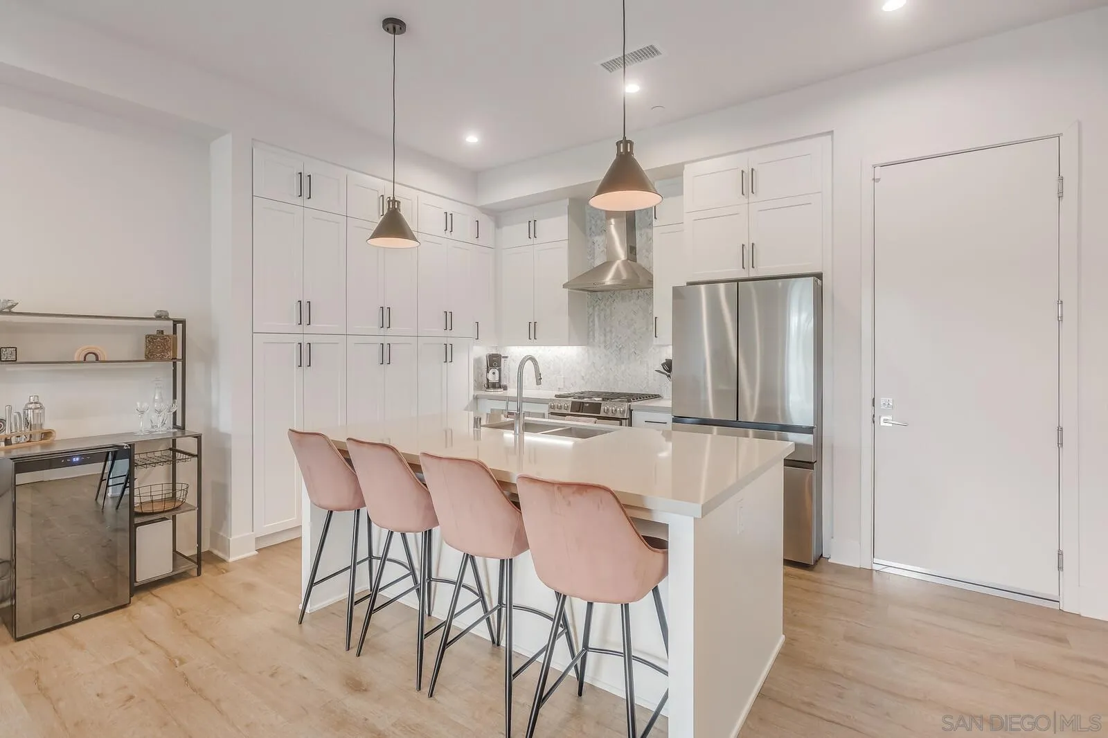 Photo #3: 250030138 Listing 