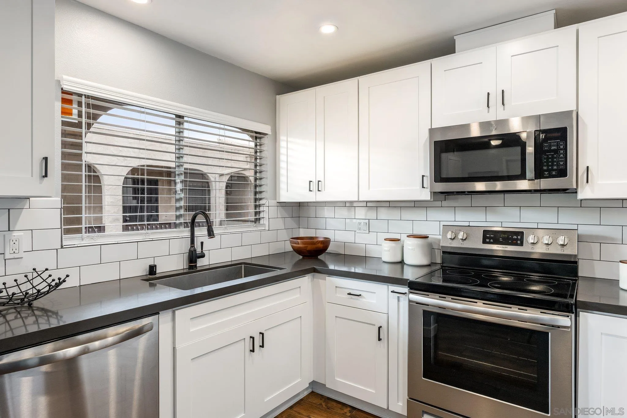 Photo #5: 250030142 Listing 