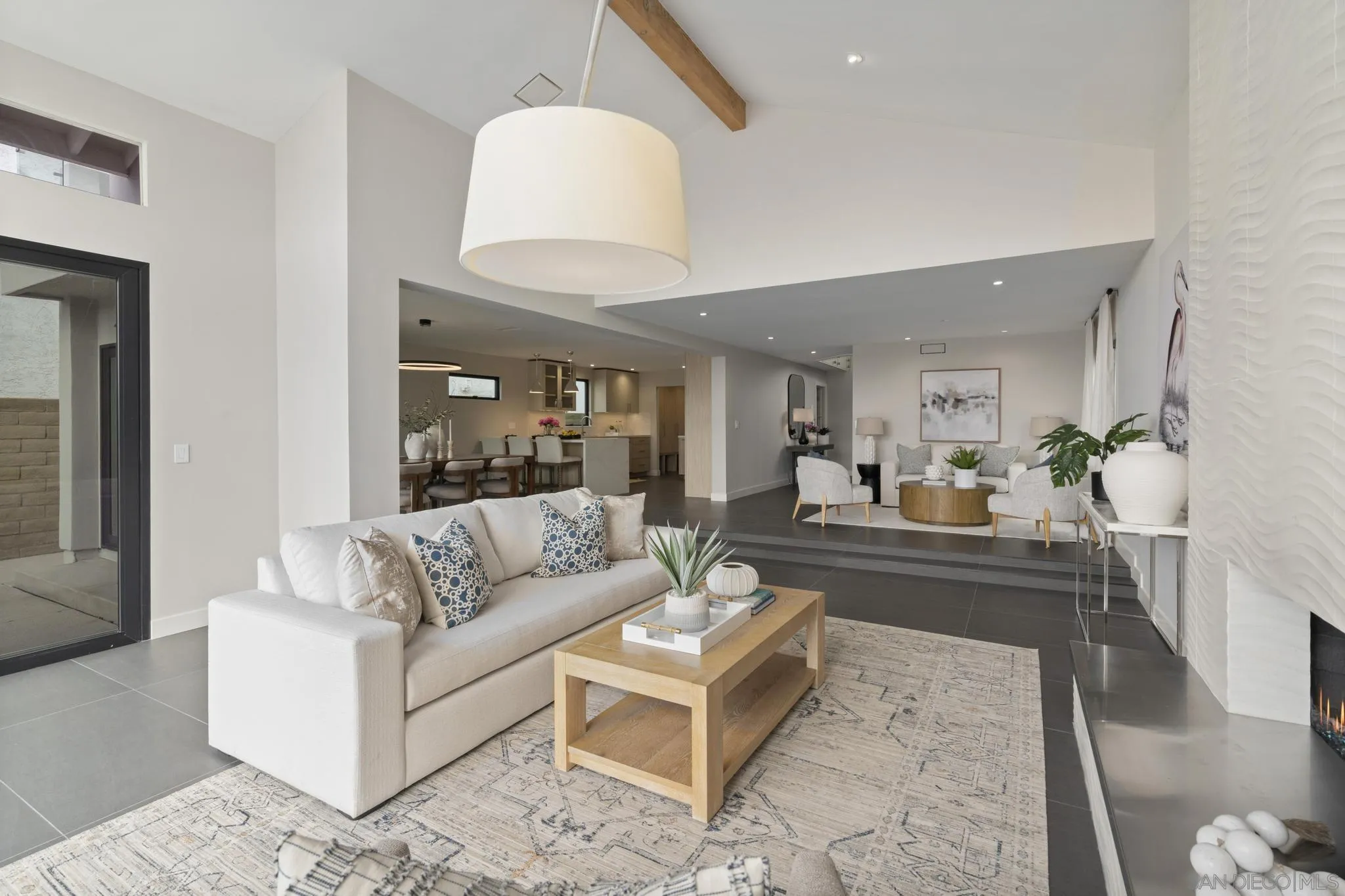 https://cdn.realtyfeed.com/cdn/127/250030147/0533fe72b3f709e50eec15962fc72c28.webp