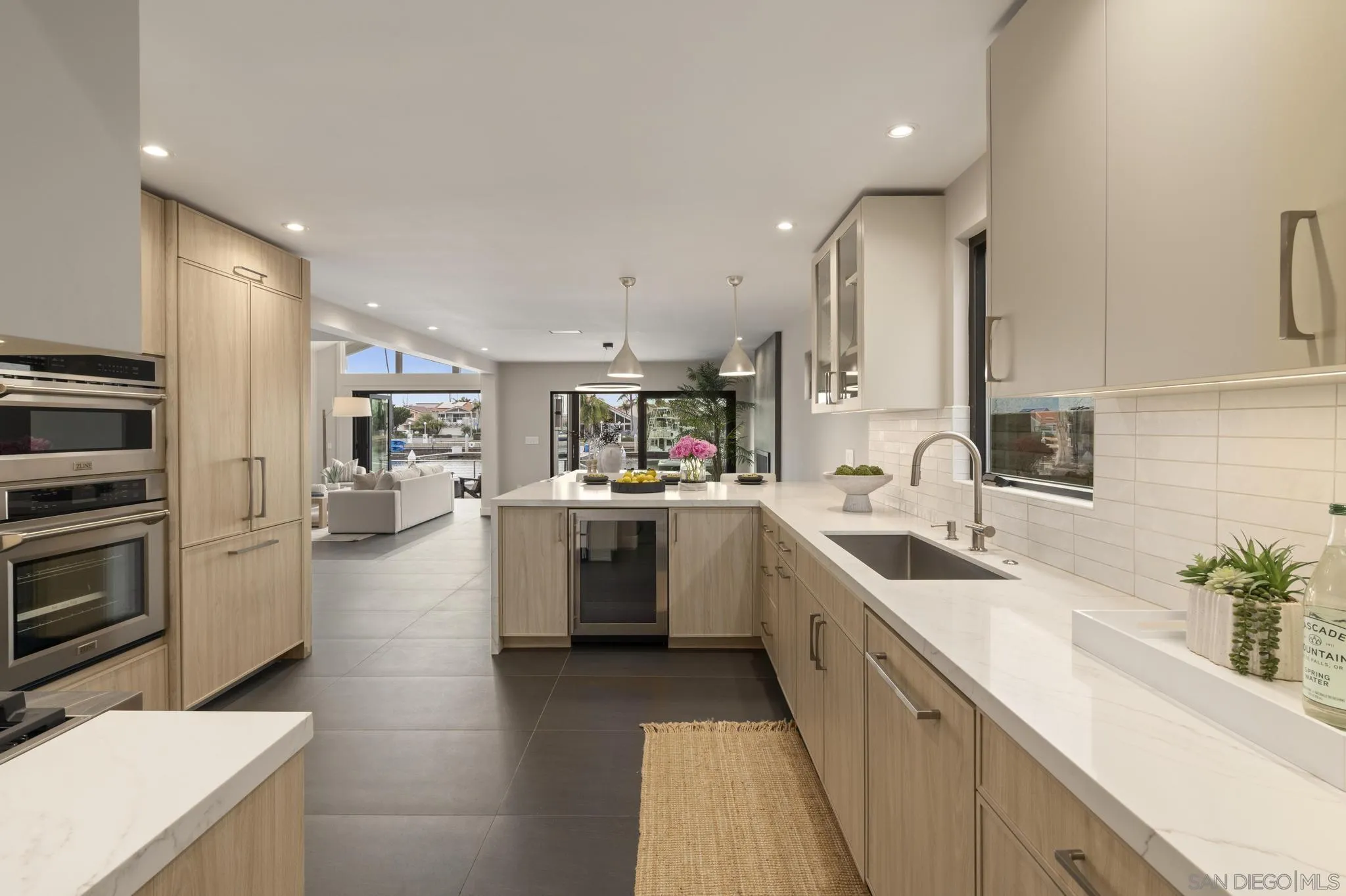 https://cdn.realtyfeed.com/cdn/127/250030147/4c5e5f9a3c5a8e3c7c9b03200208a79a.webp
