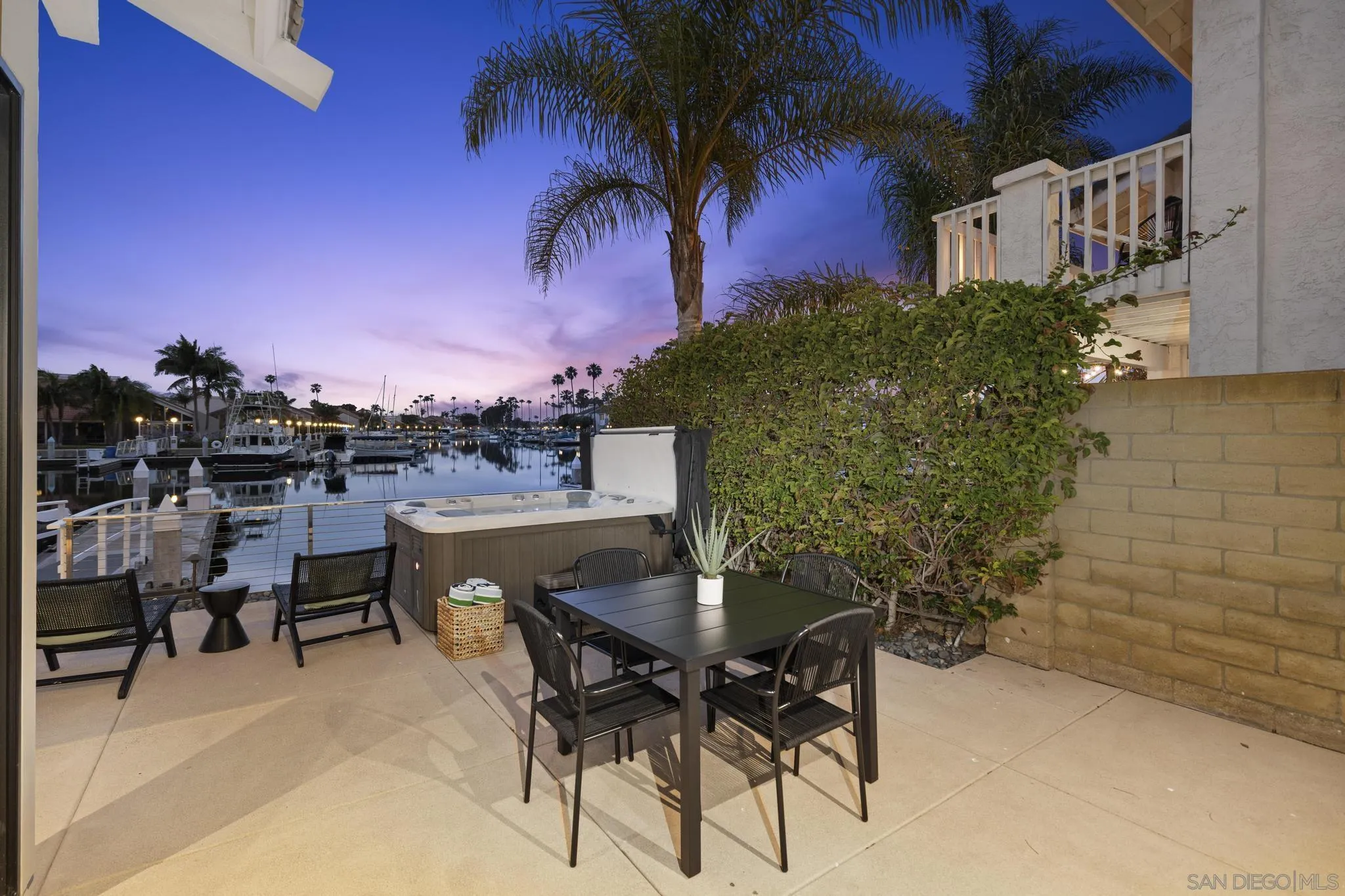 https://cdn.realtyfeed.com/cdn/127/250030147/586838fba665bb4f13ee2e72e4a7c52b.webp
