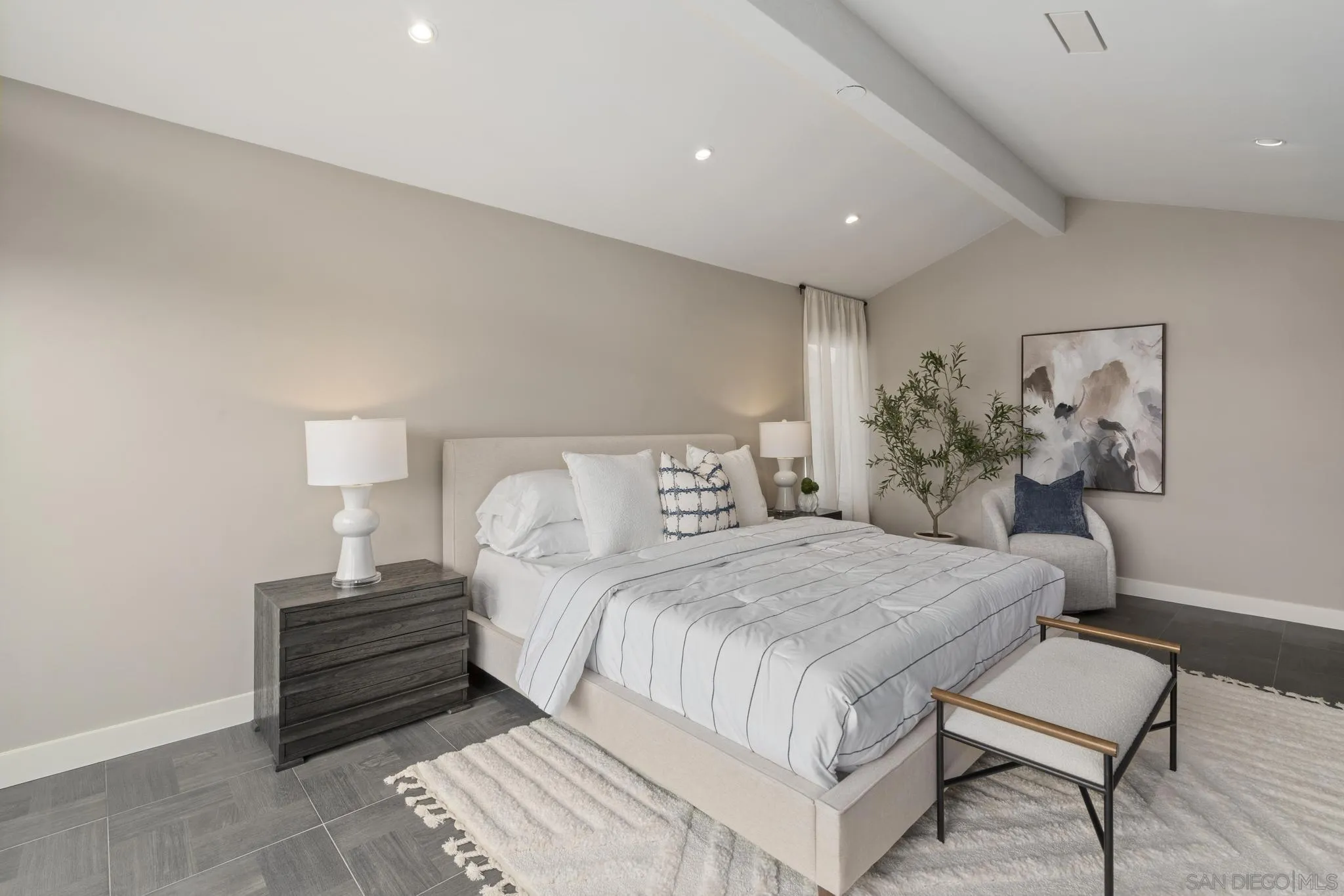 https://cdn.realtyfeed.com/cdn/127/250030147/a305811225753489f3d06d5b16b4a360.webp