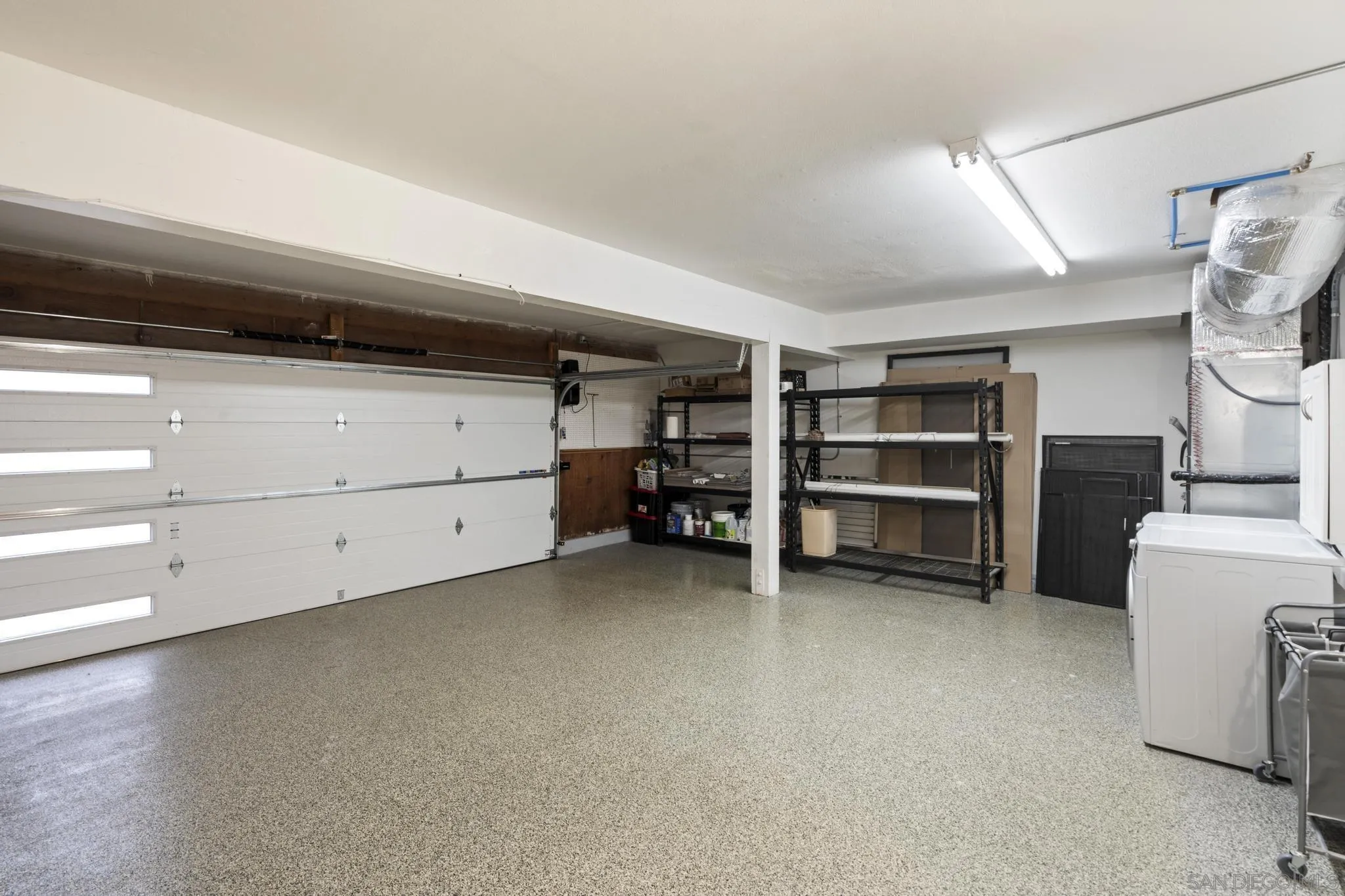 https://cdn.realtyfeed.com/cdn/127/250030147/a3931a79bb7545af8ccbbd9799074aef.webp