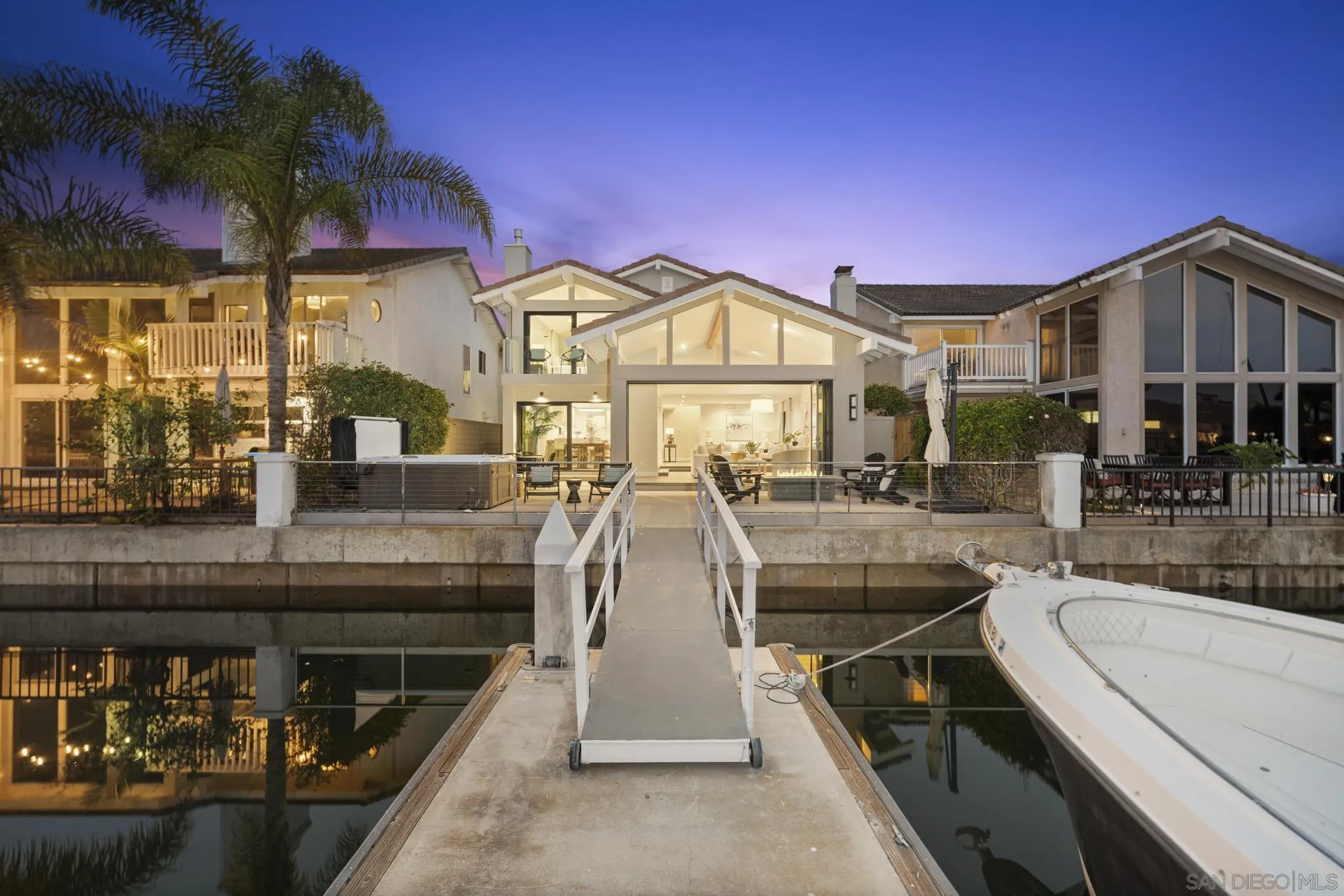https://cdn.realtyfeed.com/cdn/127/250030147/addadb38abc046c287b2b26a78d373c9.webp