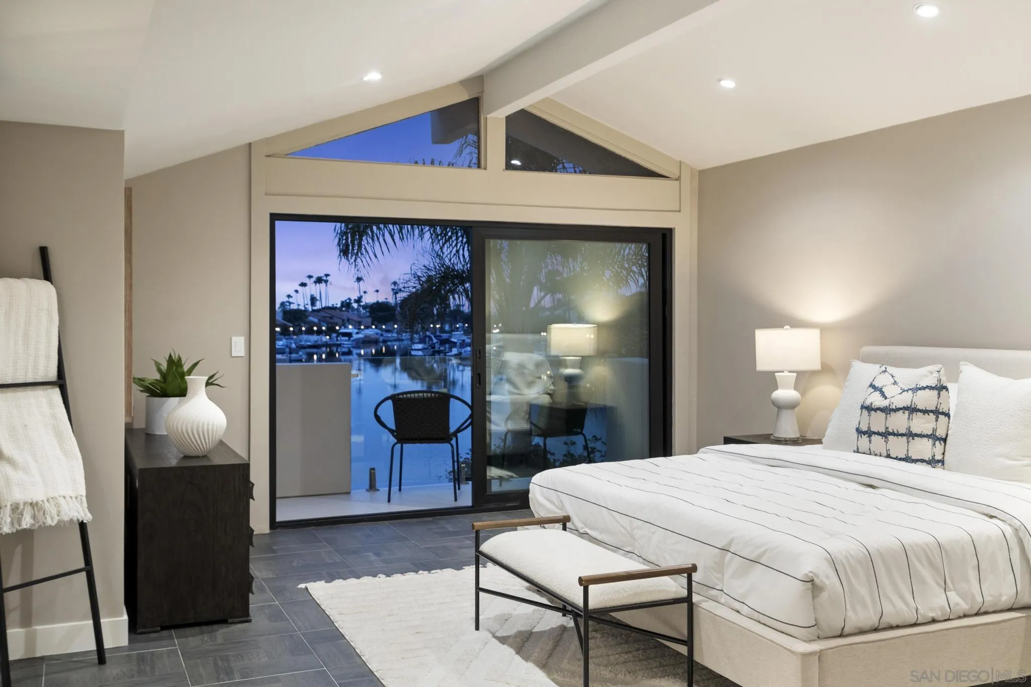 https://cdn.realtyfeed.com/cdn/127/250030147/ce27aee7242a353ca4359c92aac4abbc.webp