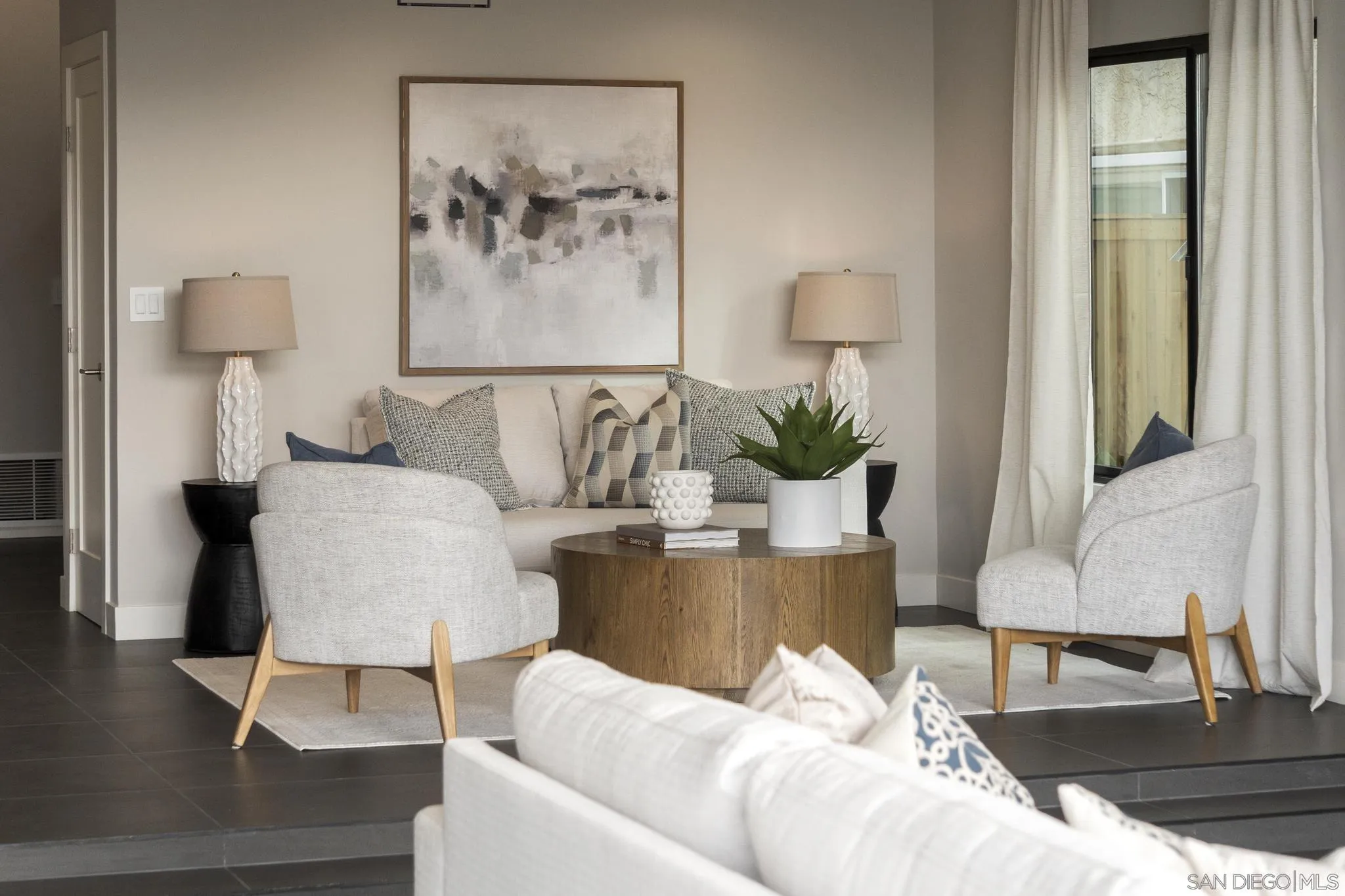 https://cdn.realtyfeed.com/cdn/127/250030147/e2761a6c103a7360fdb77fb4117b2b43.webp
