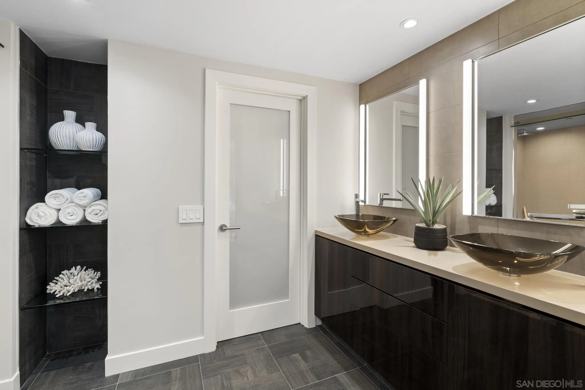 https://cdn.realtyfeed.com/cdn/127/250030147/face6155fc84a41b2e4ec6f51d61efa6.webp