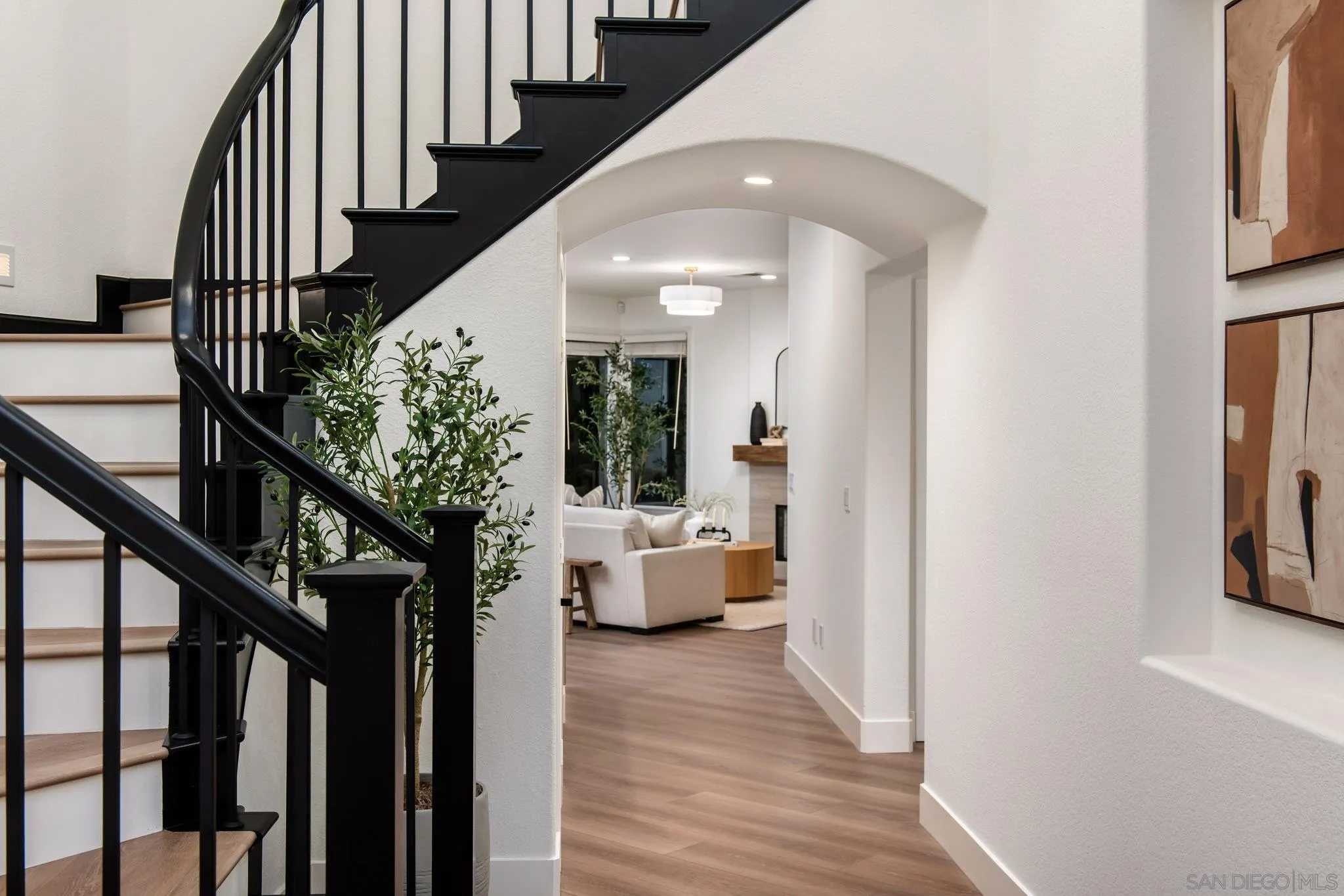 https://cdn.realtyfeed.com/cdn/127/250030165/3473c2b497182bd5732367687835da7e.webp