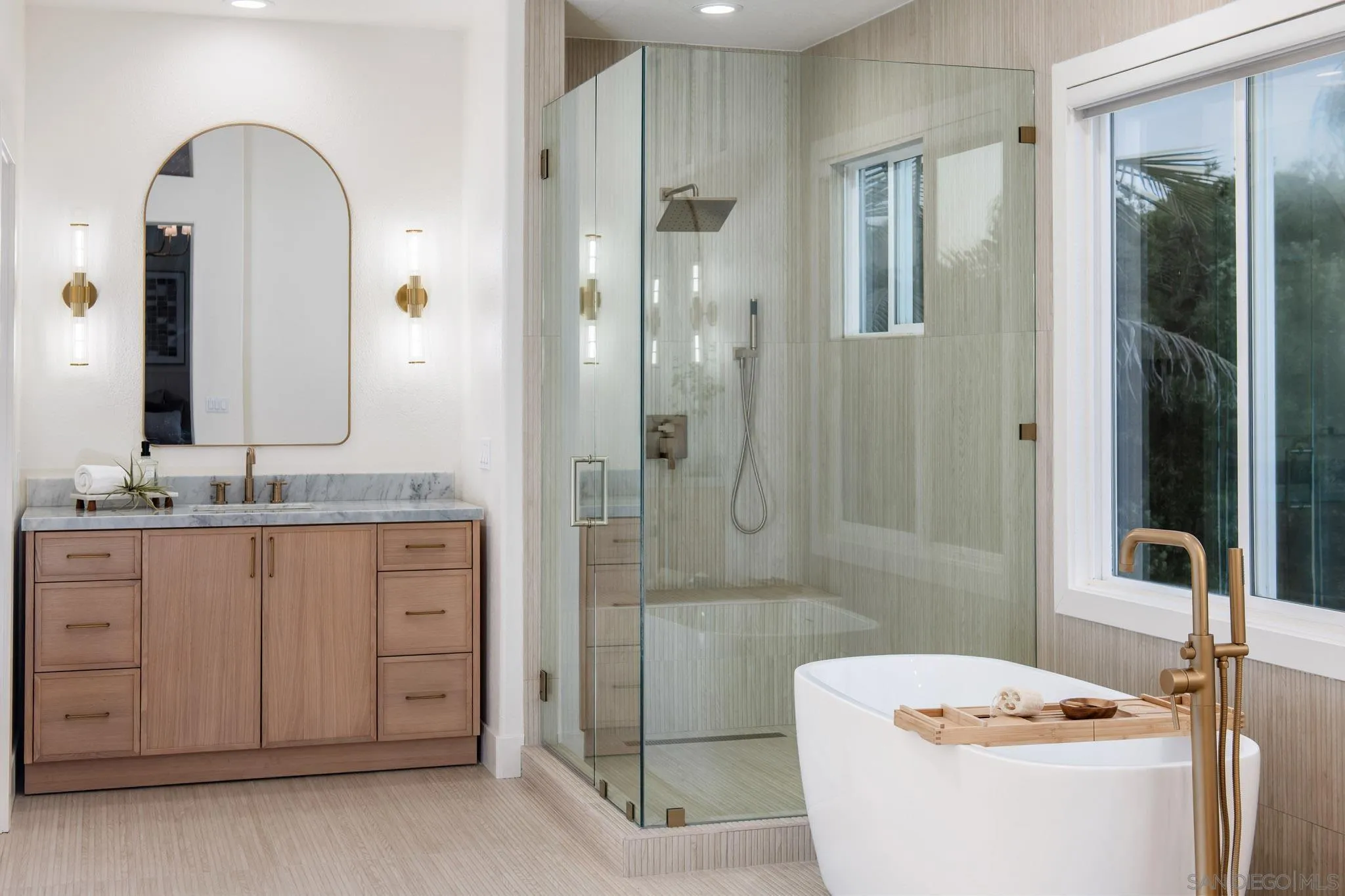 https://cdn.realtyfeed.com/cdn/127/250030165/8048eaf351ca2a95f0847392504416ce.webp