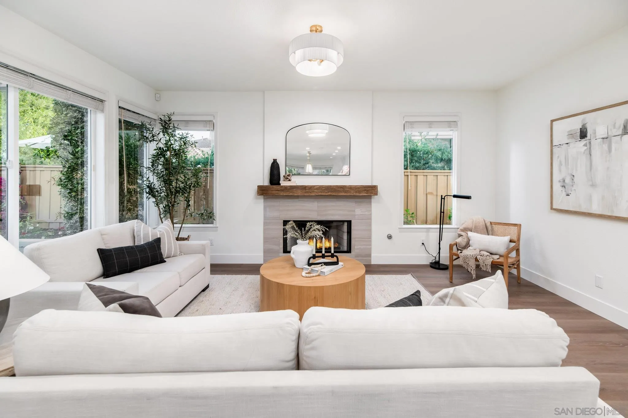 https://cdn.realtyfeed.com/cdn/127/250030165/b23e5133833f8dd2898bb4960accc67e.webp