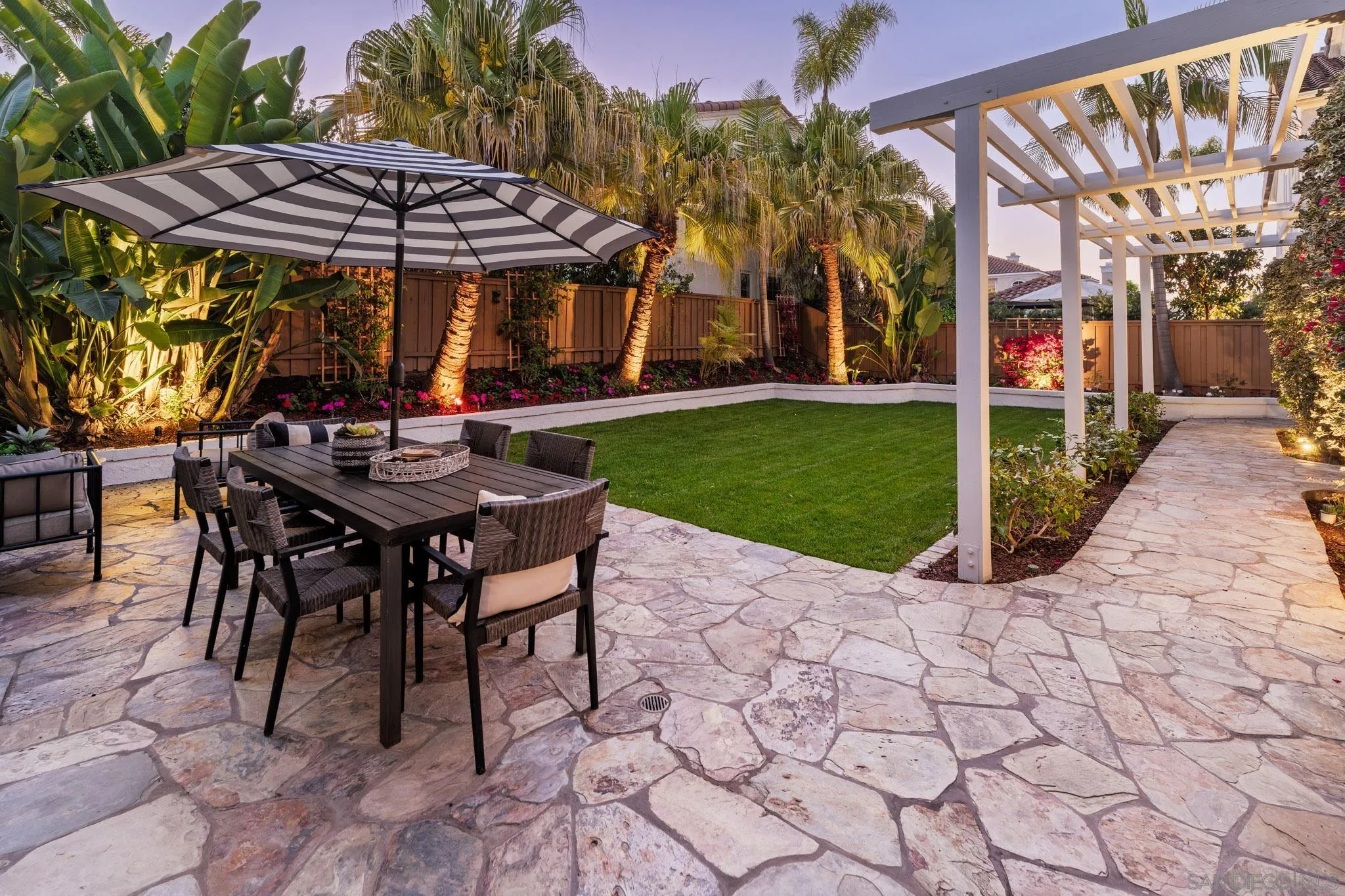 https://cdn.realtyfeed.com/cdn/127/250030165/e8af30efba21a156826834ecf41fc786.webp