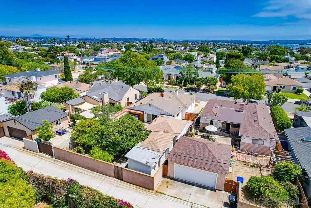 https://cdn.realtyfeed.com/cdn/127/250030167/88f2e0870d7b78fbc076b4f3f9872b00.webp