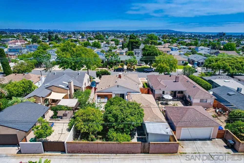 https://cdn.realtyfeed.com/cdn/127/250030167/c68a0f45f767cd308f15da6503bdea88.webp