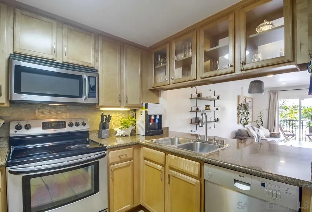 Photo #5: 250030175 Listing 