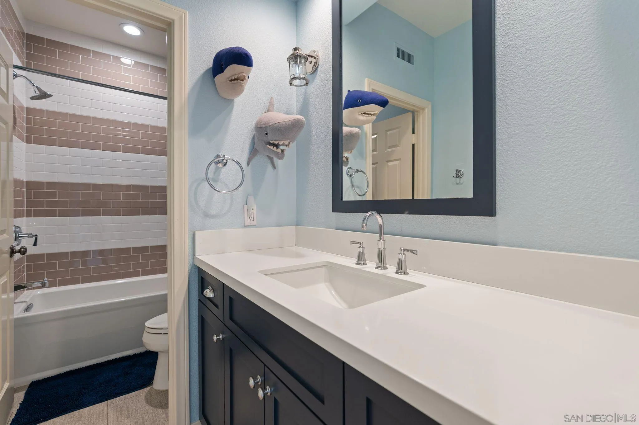 https://cdn.realtyfeed.com/cdn/127/250030194/5933772c8e7f12d51aa72b8358f7a2a0.webp