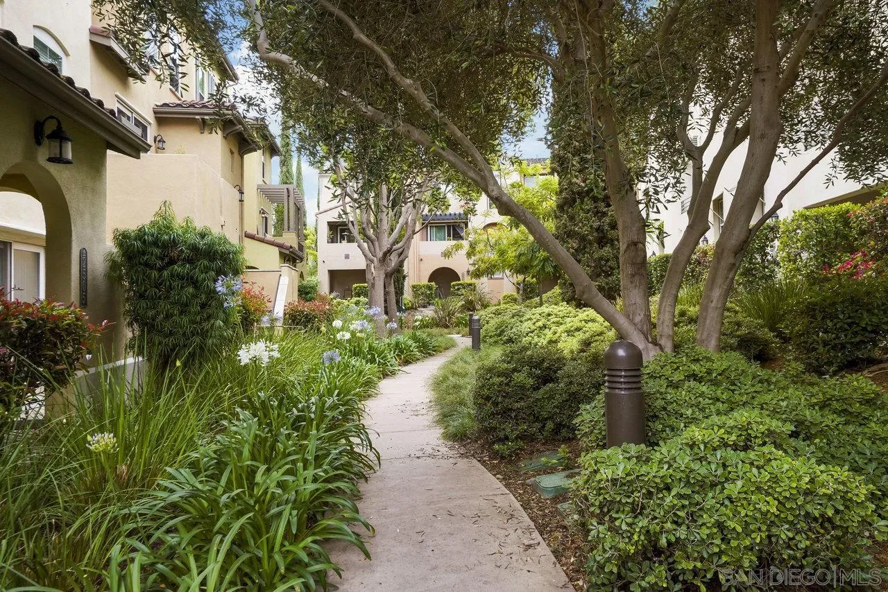 Photo #3: 250030200 Listing 