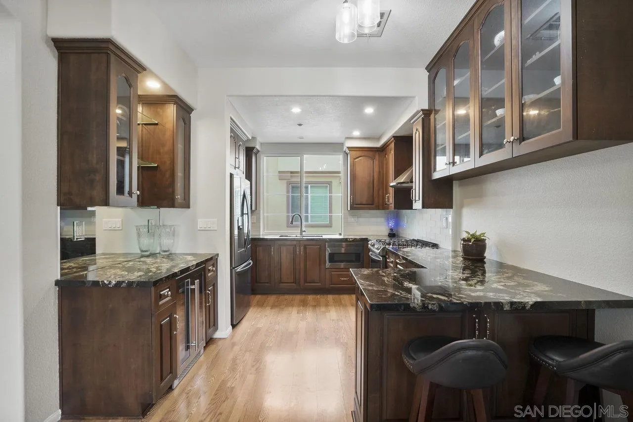 Photo #8: 250030200 Listing: Photo #8