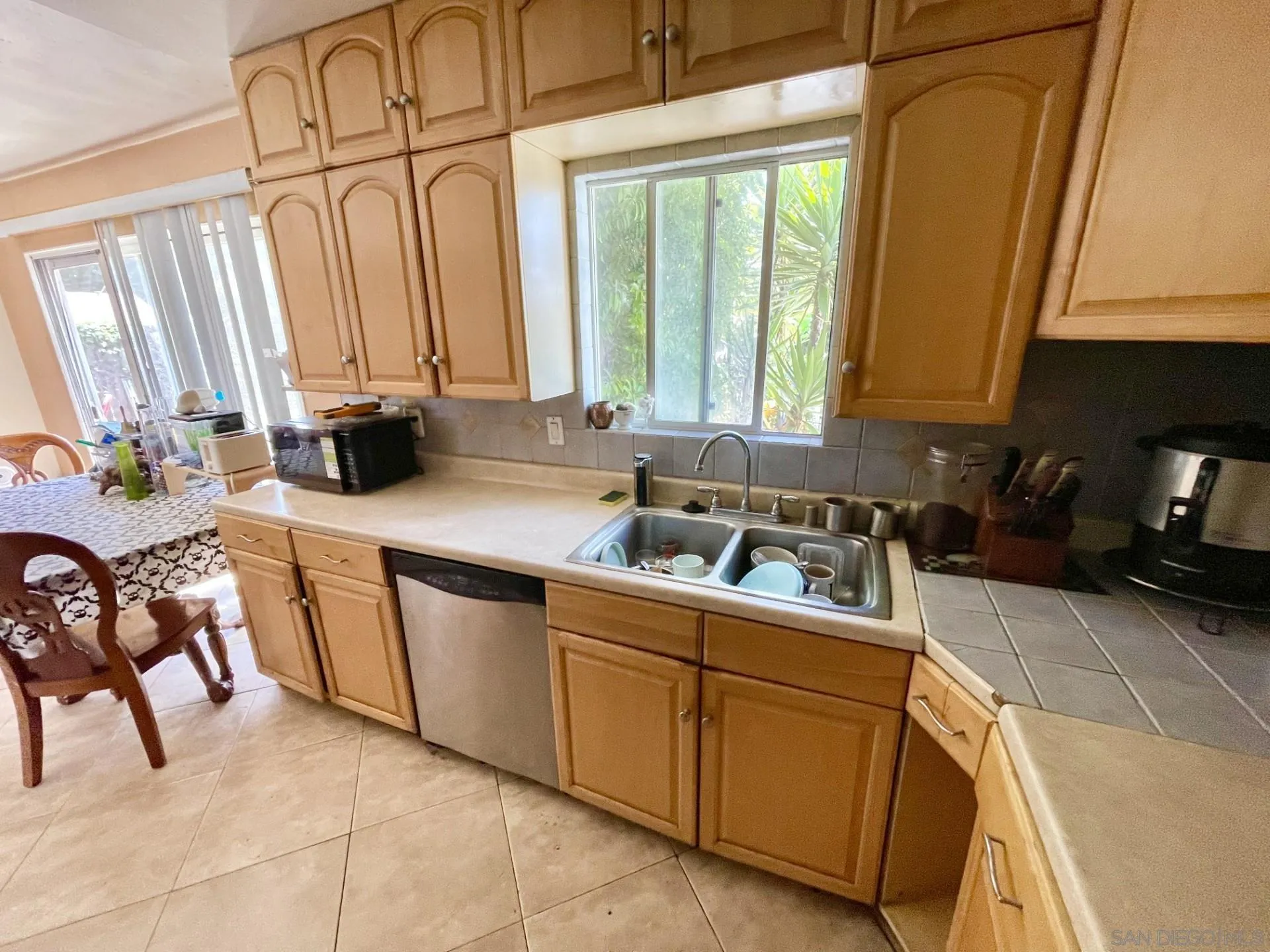 https://cdn.realtyfeed.com/cdn/127/250030205/10cf4f0aae82025dfb35ce5ddbd11a30.webp