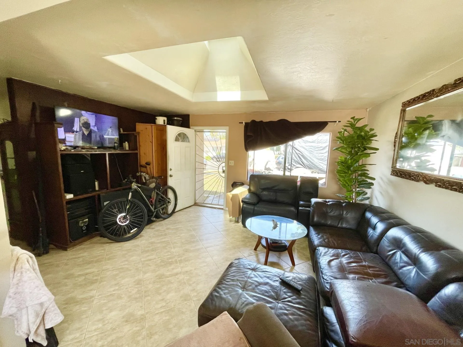 https://cdn.realtyfeed.com/cdn/127/250030205/8641af812b8ef027b951f96da5001e8f.webp