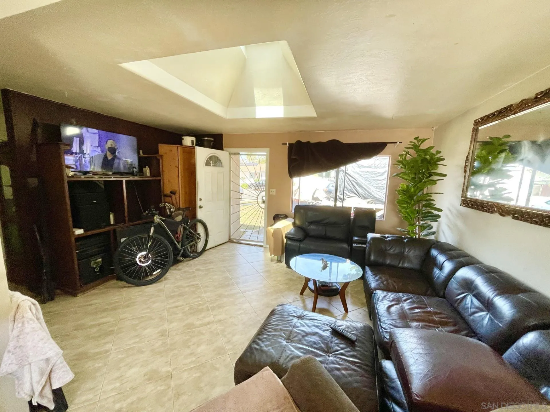 https://cdn.realtyfeed.com/cdn/127/250030205/c52b6120f090b682b3d9fe48eeeac69c.webp