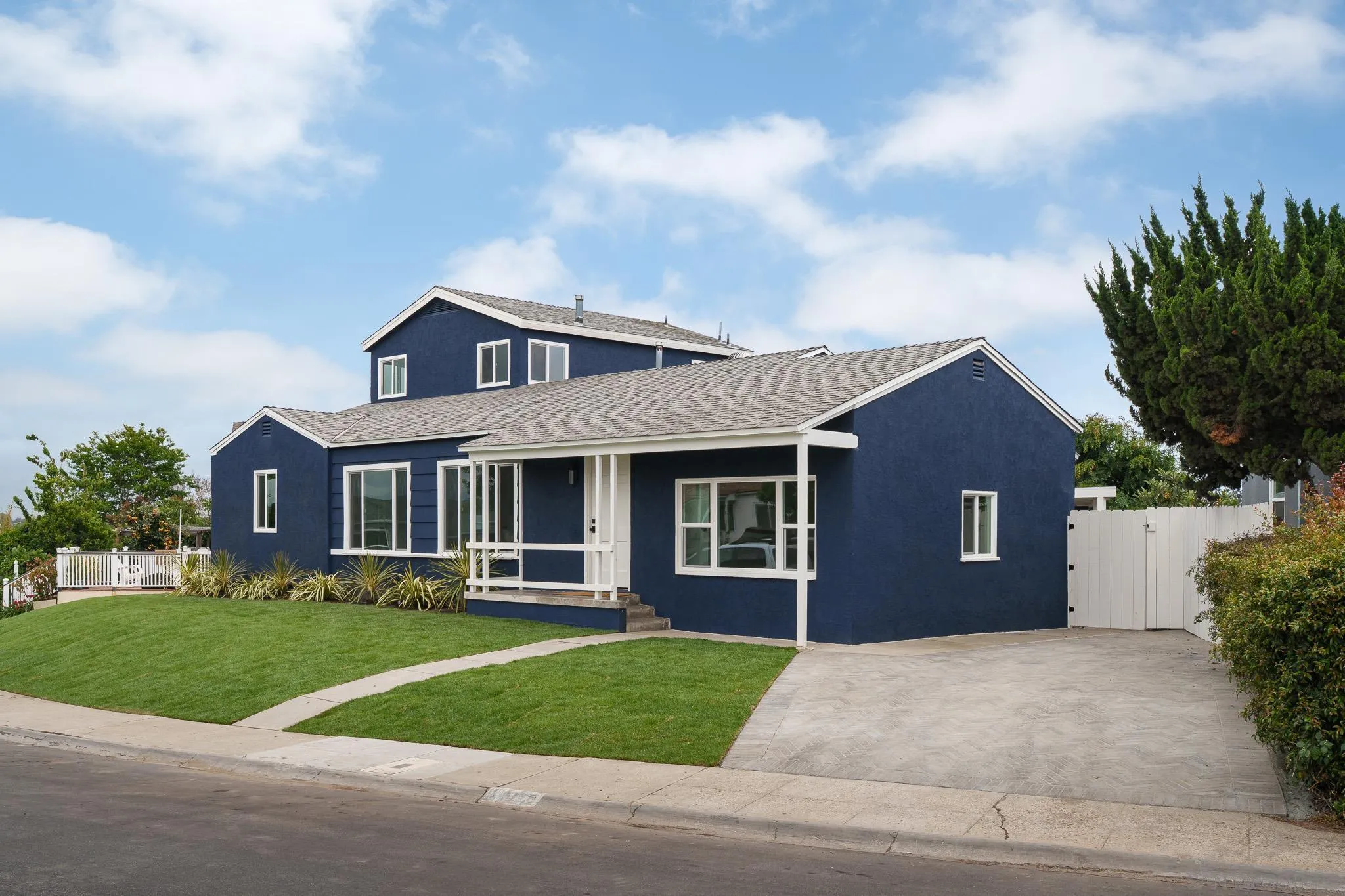 https://cdn.realtyfeed.com/cdn/127/250030207/eb389398ab4b0e9c1c4c4845d9685160.webp