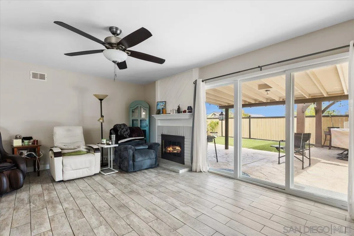 https://cdn.realtyfeed.com/cdn/127/250030220/22c1cb68ef66d89c17fd6e46d10f5f43.webp