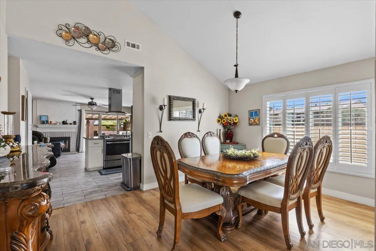 https://cdn.realtyfeed.com/cdn/127/250030220/ada6c665269d29e79724af0a134c3d4f.webp