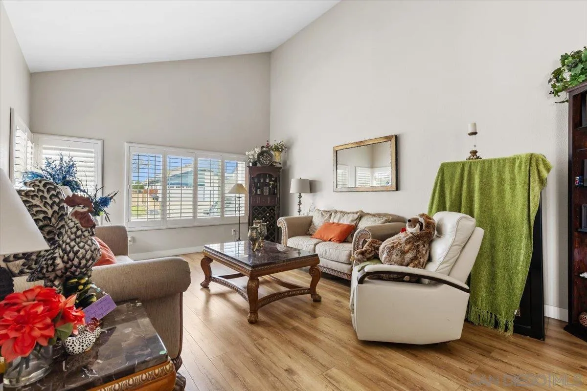 https://cdn.realtyfeed.com/cdn/127/250030220/bcfbf9ea401ed2df3129d2a036e6b68e.webp