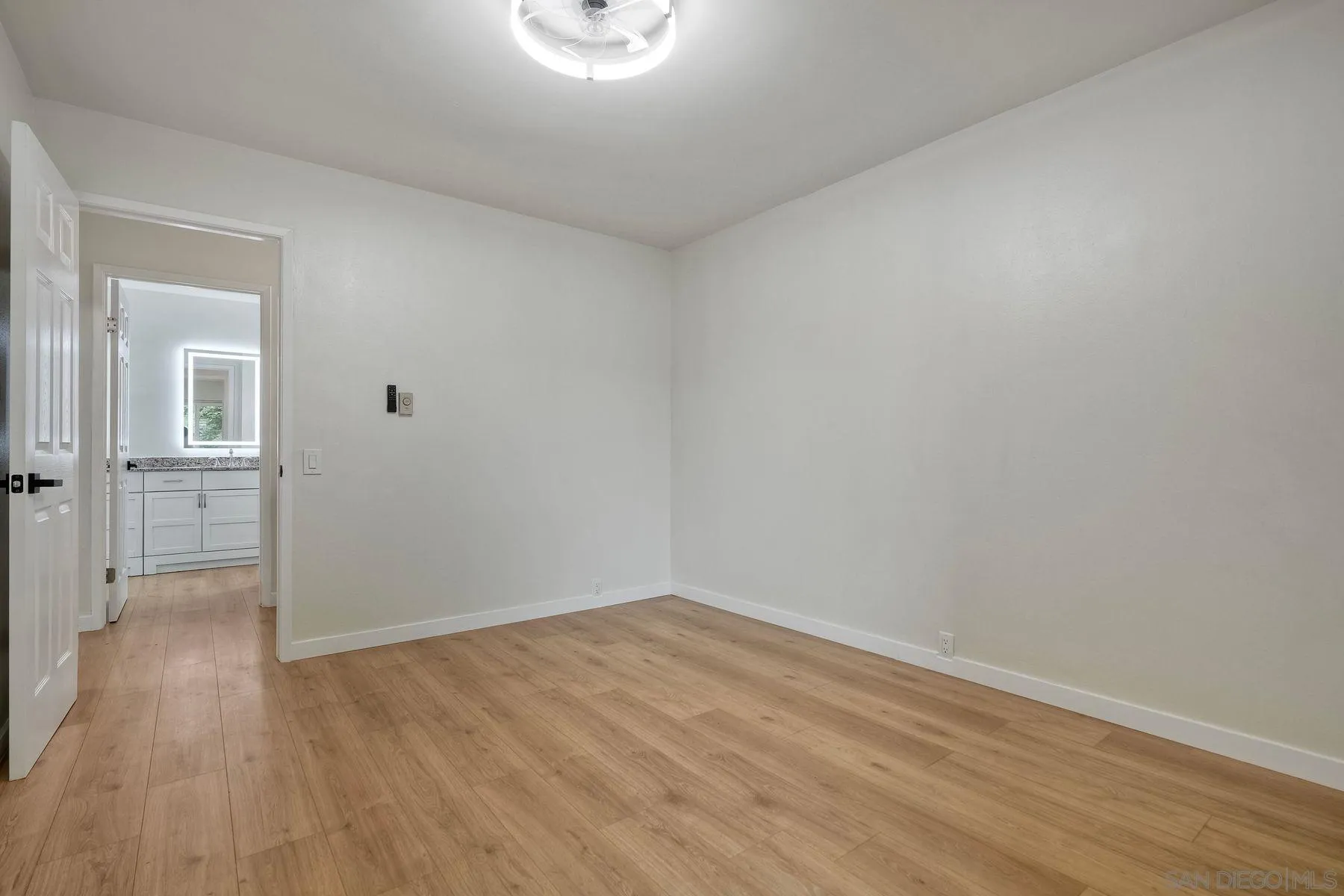 Photo #12: 250030222 Listing: Photo #12
