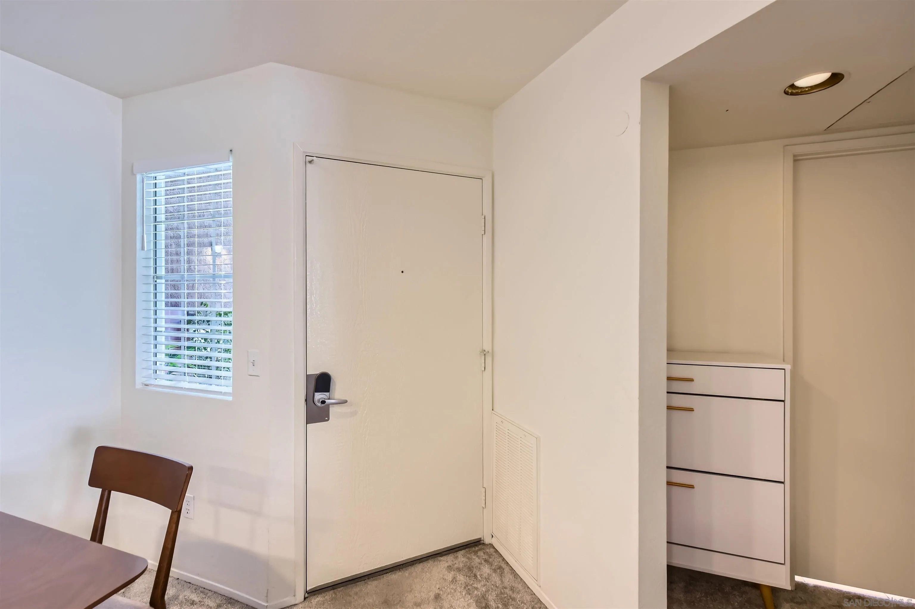 Photo #4: 250030228 Listing 