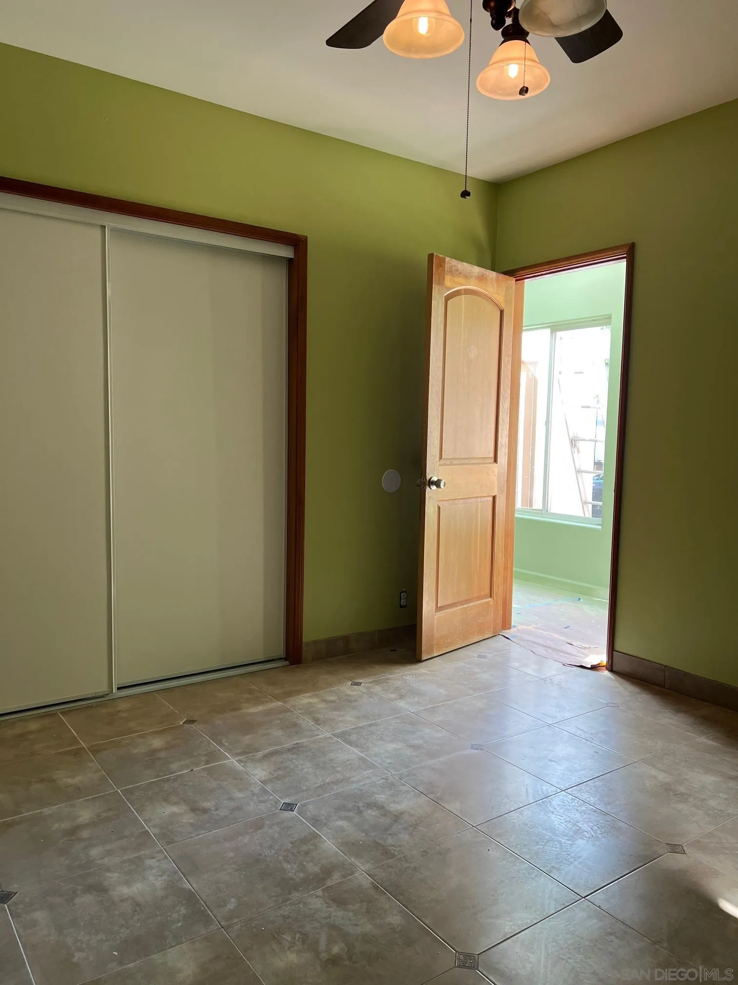https://cdn.realtyfeed.com/cdn/127/250030243/f96654a5f8c5cb3b7d973712f3c21c0c.webp