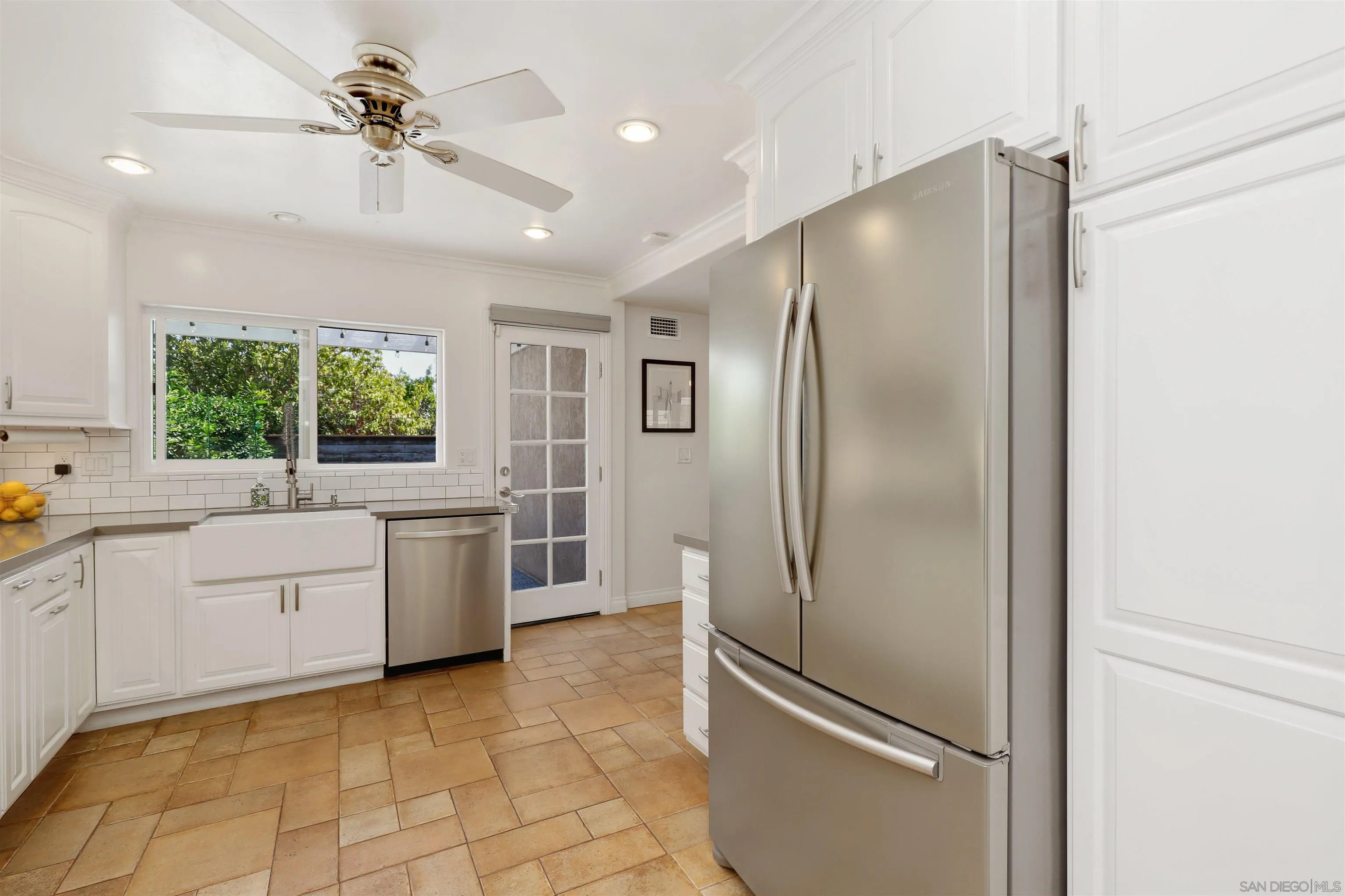 https://cdn.realtyfeed.com/cdn/127/250030287/76062a62f140434914abce709e08ef85.webp