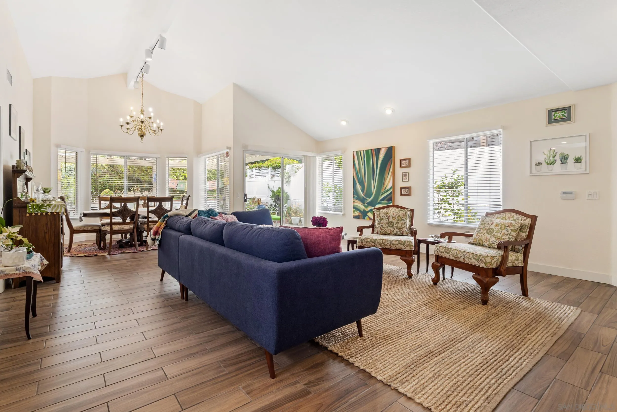 Photo #6: 250030300 Listing 