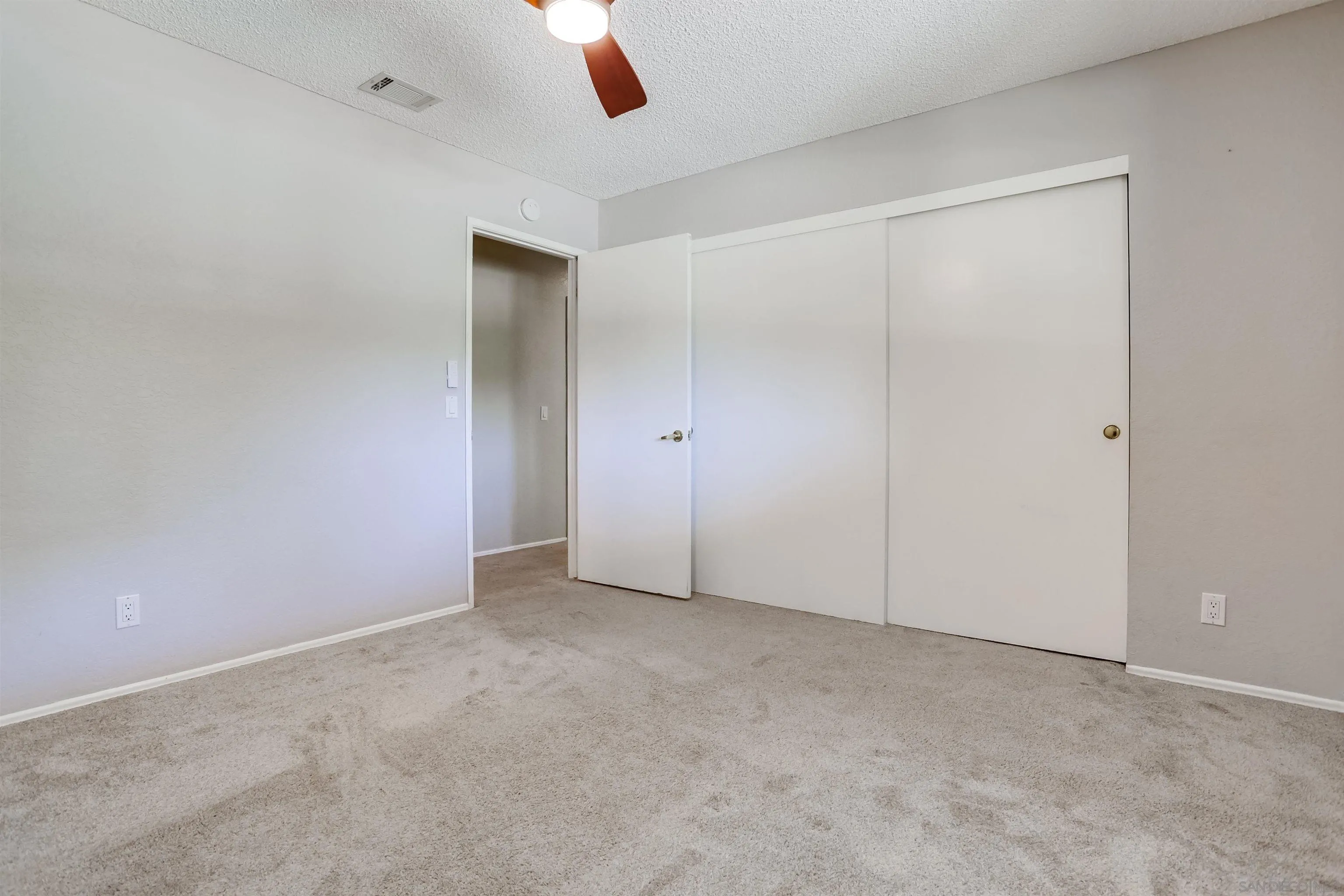 https://cdn.realtyfeed.com/cdn/127/250030311/2f4c7f68d0f546ba4dbb4a754dc5f690.webp
