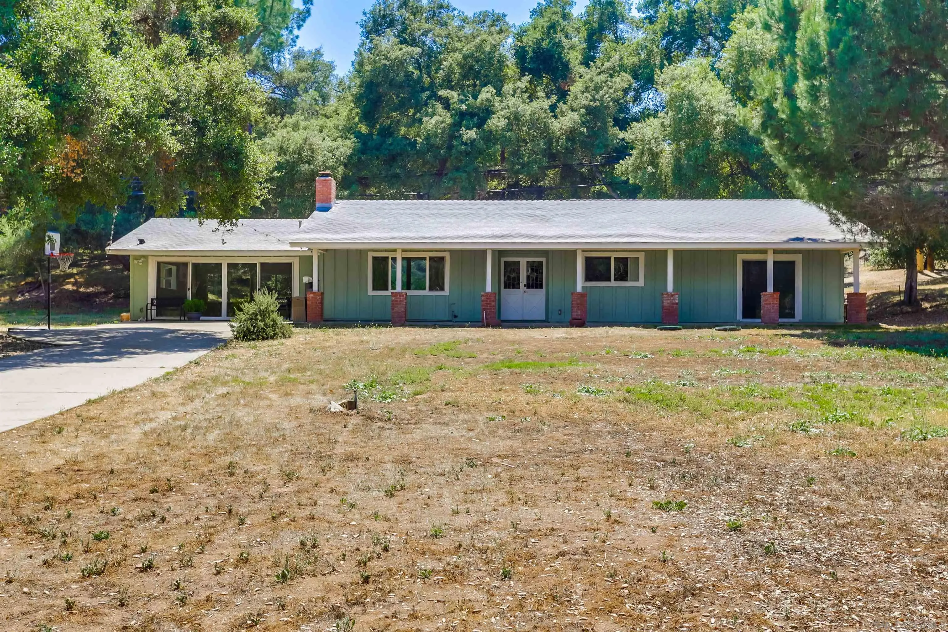 https://cdn.realtyfeed.com/cdn/127/250030311/3c35d4d478659b9c4f8927d479d3e44e.webp
