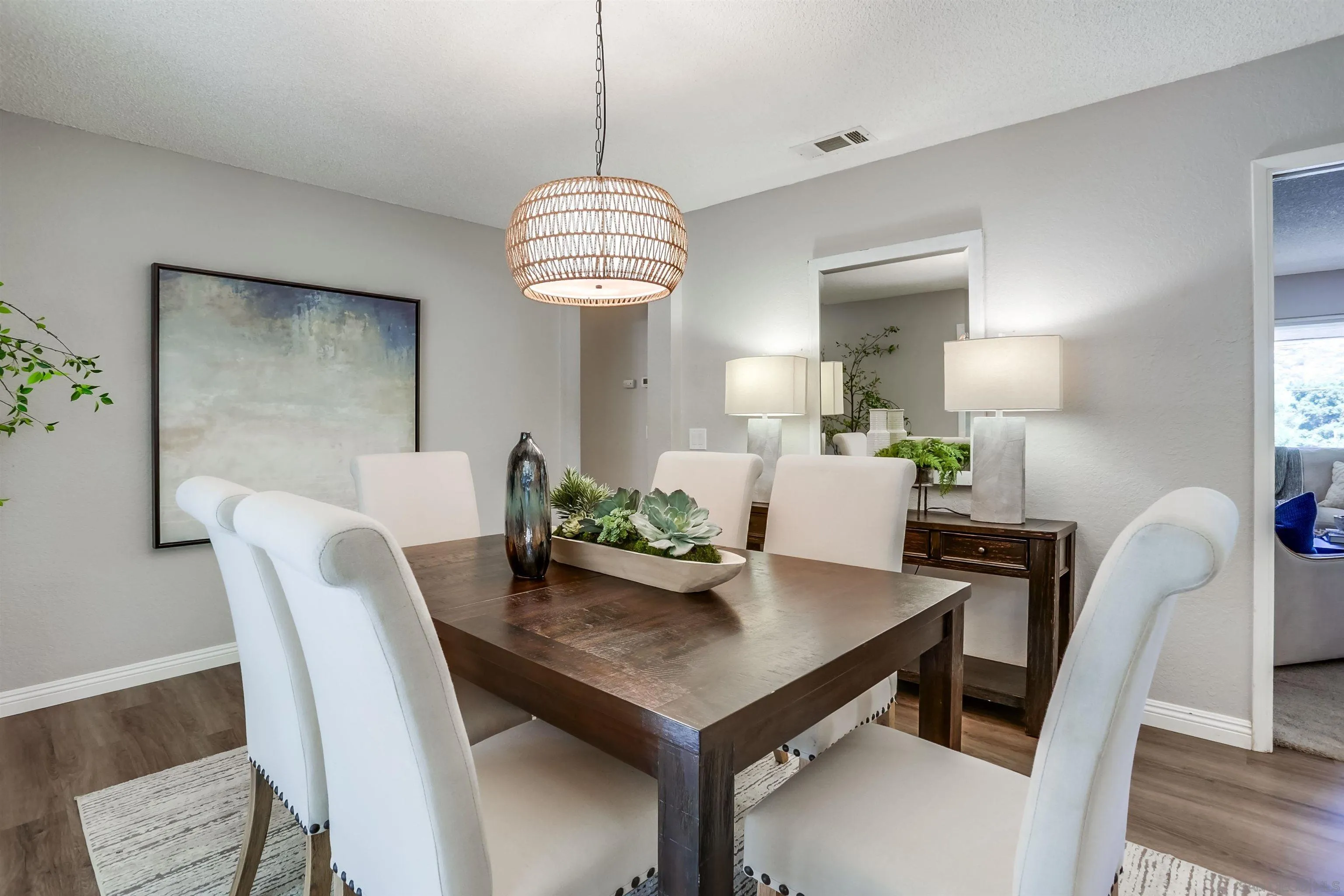 https://cdn.realtyfeed.com/cdn/127/250030311/700f2691650a9e4ffb739a19ba56c60c.webp