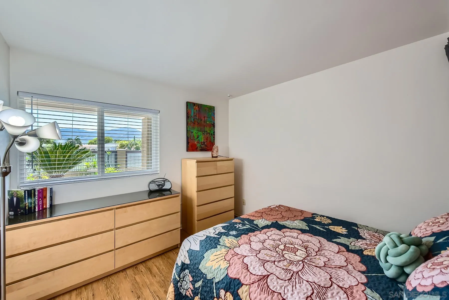 https://cdn.realtyfeed.com/cdn/127/250030315/dde8d62b88a11340959a8201e3fb2fe3.webp