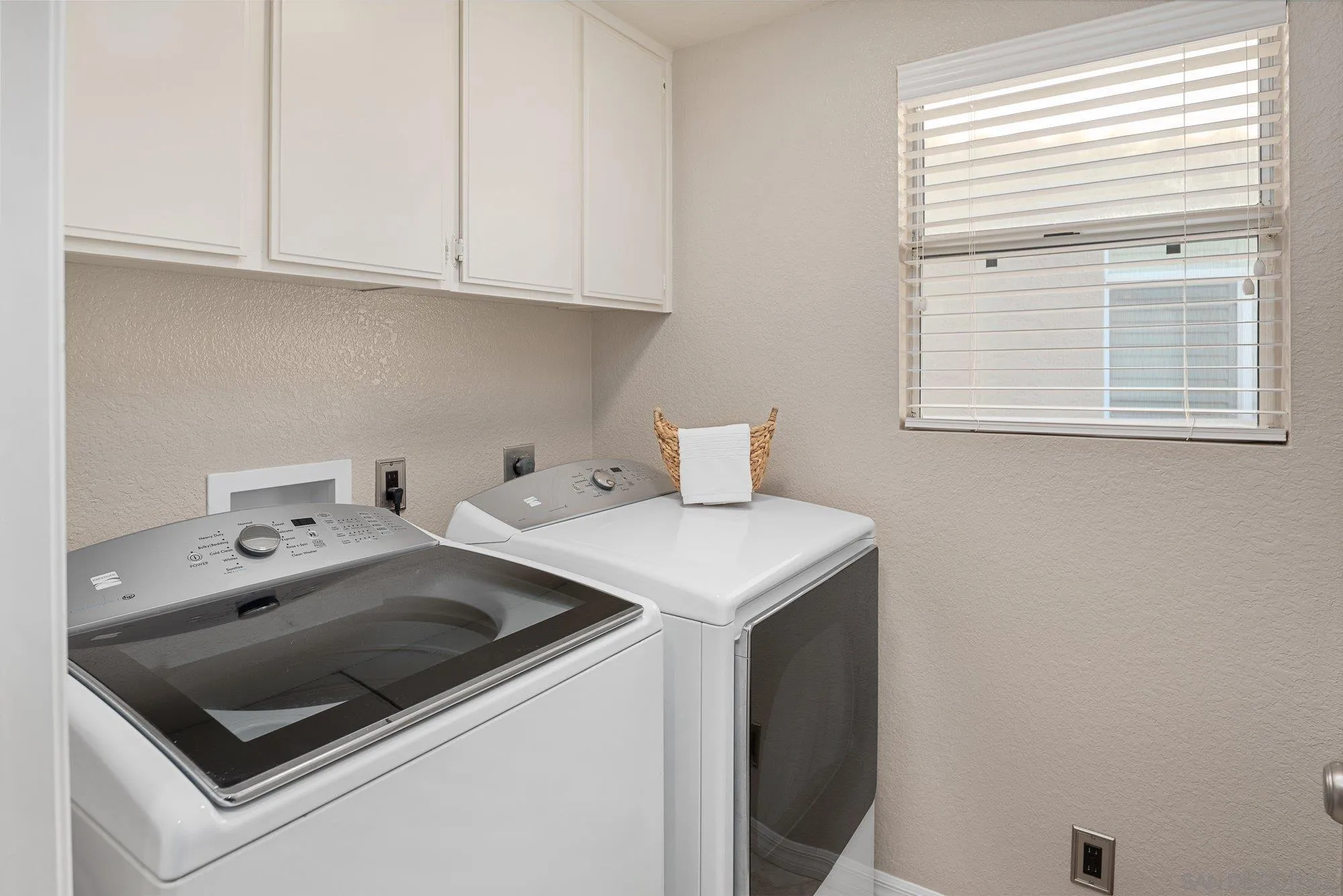 https://cdn.realtyfeed.com/cdn/127/250030326/2b3259b5c64ac52e989612e89b5b6e0e.webp