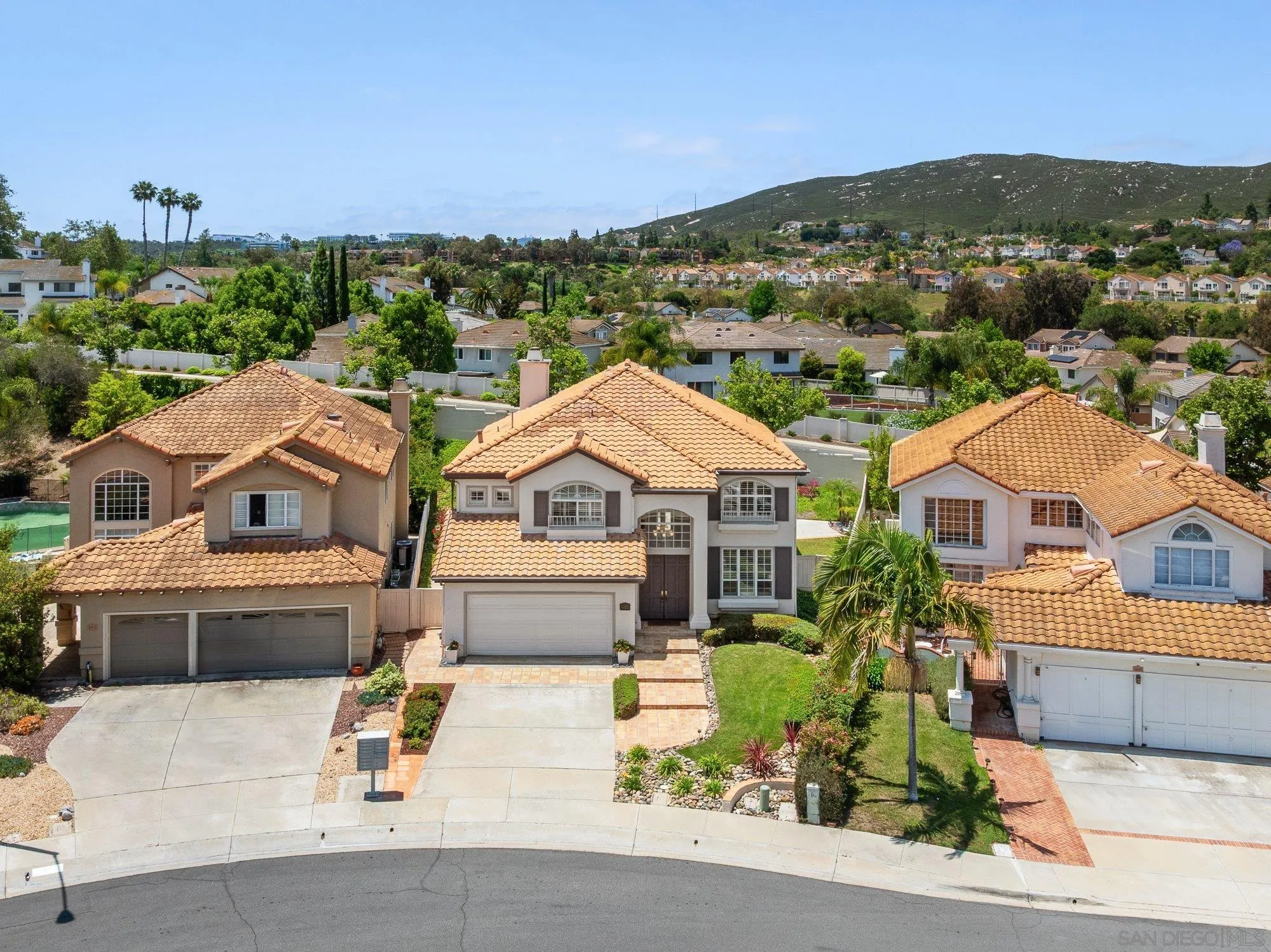 https://cdn.realtyfeed.com/cdn/127/250030326/bcb2e004596e1d1ef31e1e71c7eb88d7.webp